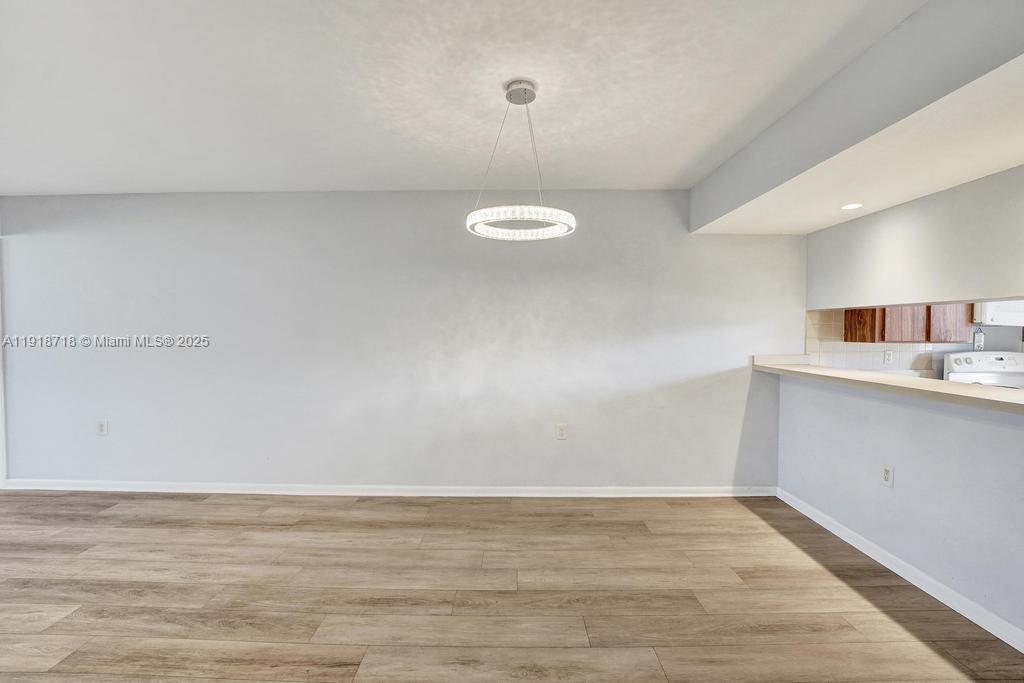 CONDO 21 OF WHITEHALL CON - Residential