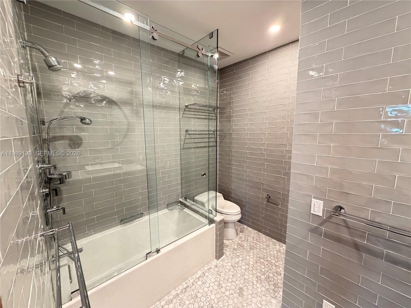 EASTERN SHORES 1ST ADDN - Residential Lease