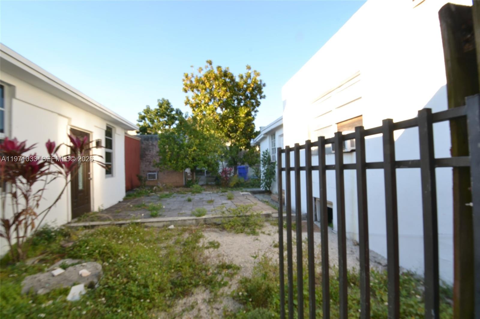 LAWRENCE ESTATE LAND CO - Residential