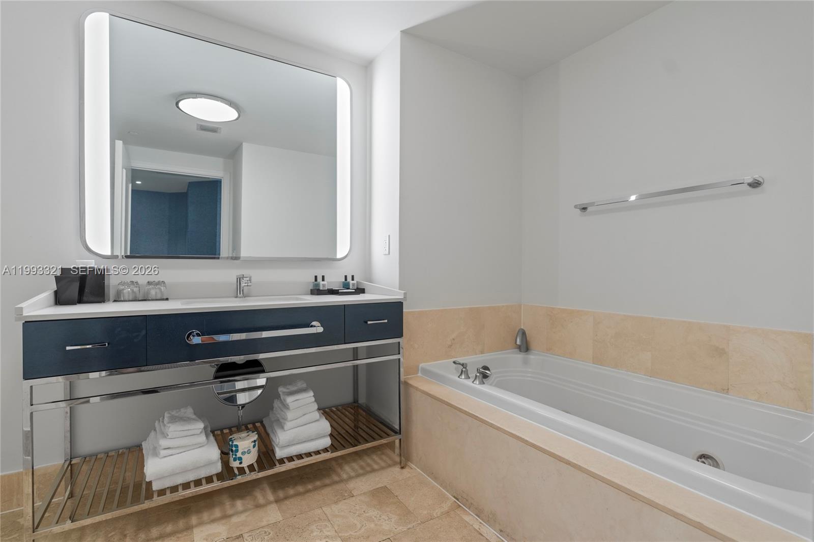 FONTAINEBLEAU II TRESOR - Residential