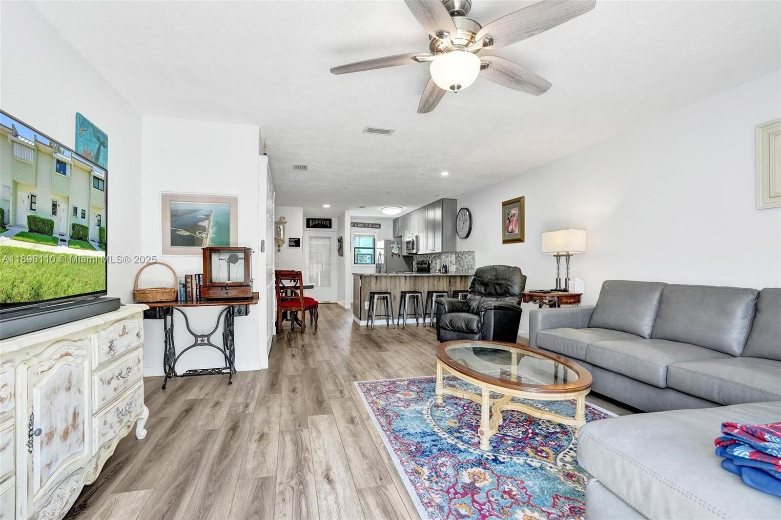 2 Minute Walk To The Ocean - Residential