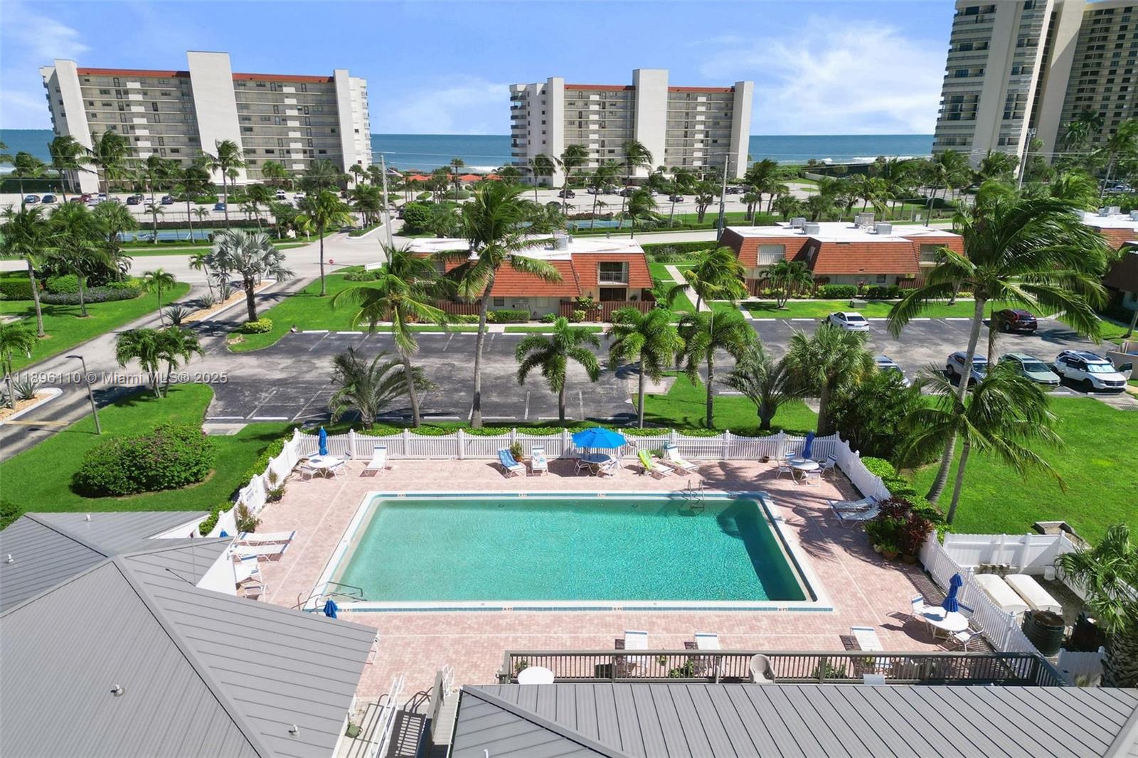 2 Minute Walk To The Ocean - Residential