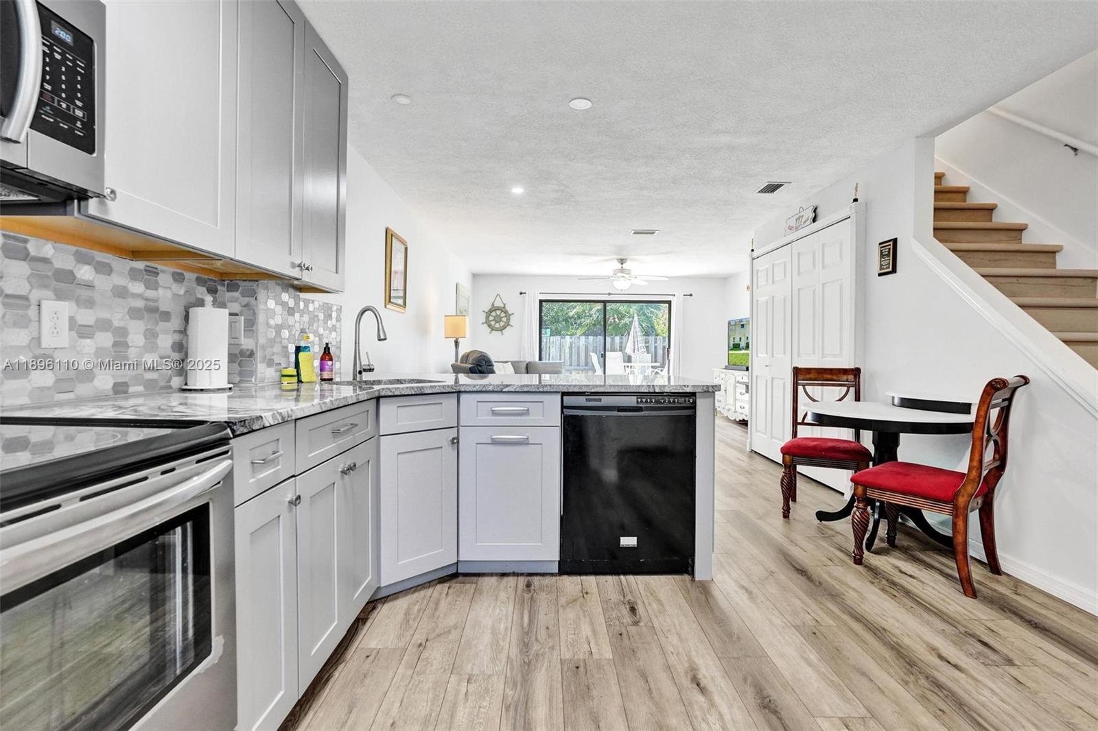 2 Minute Walk To The Ocean - Residential