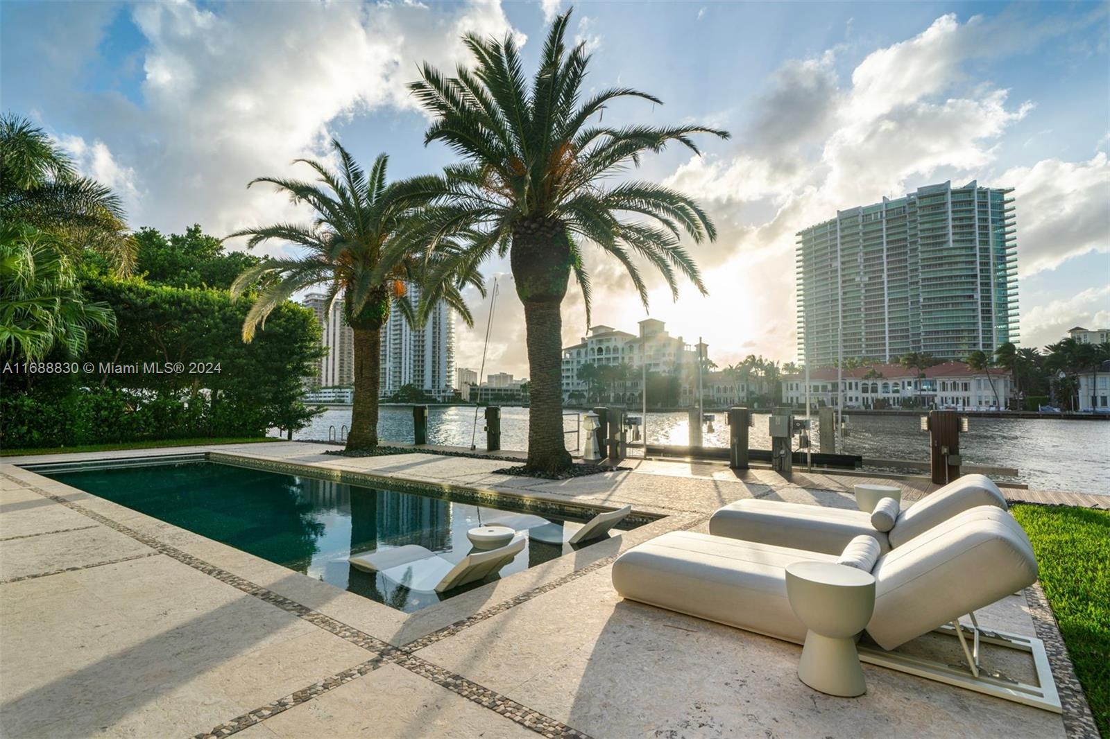 GOLDEN BEACH - Residential
