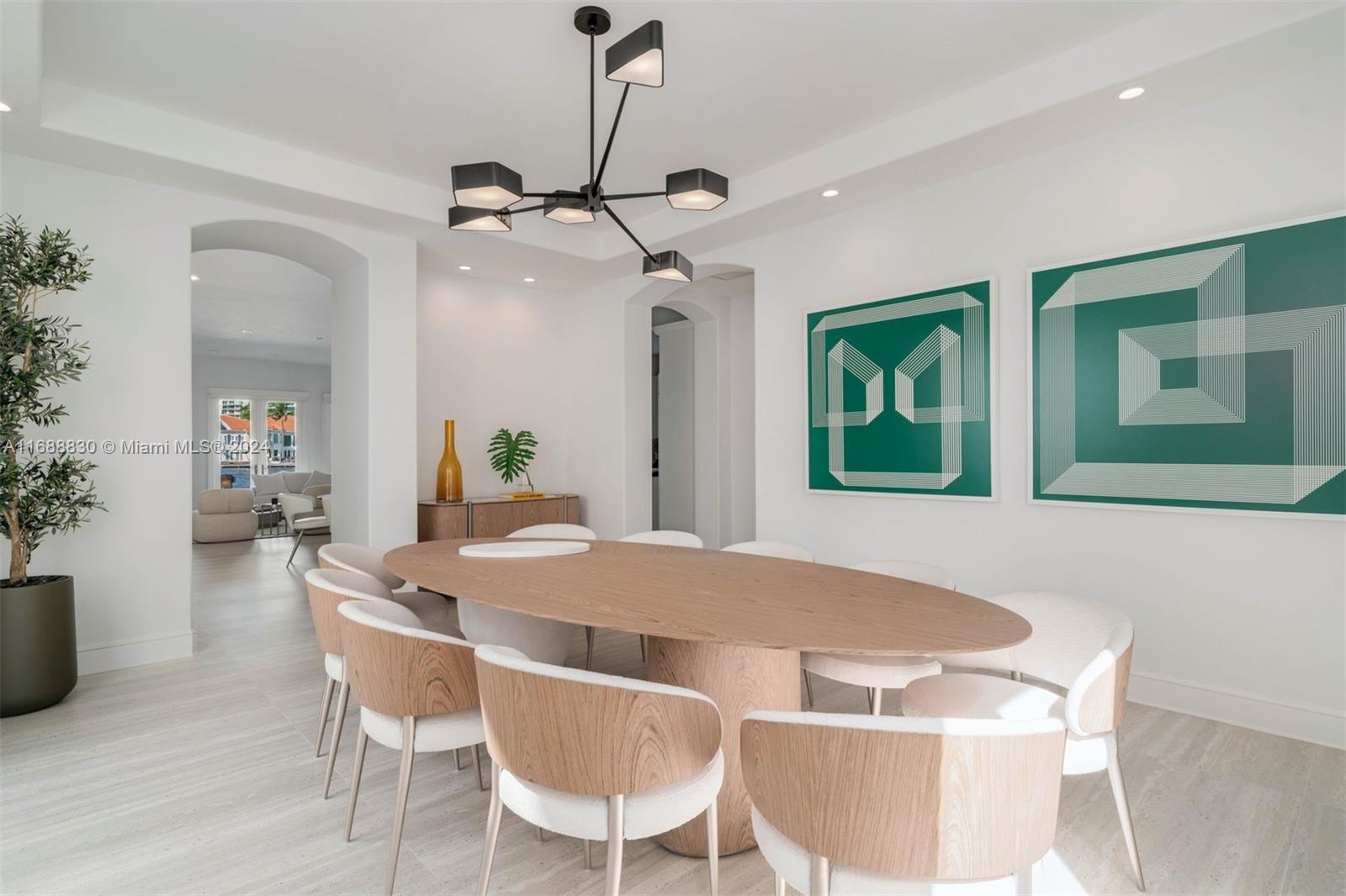 GOLDEN BEACH - Residential