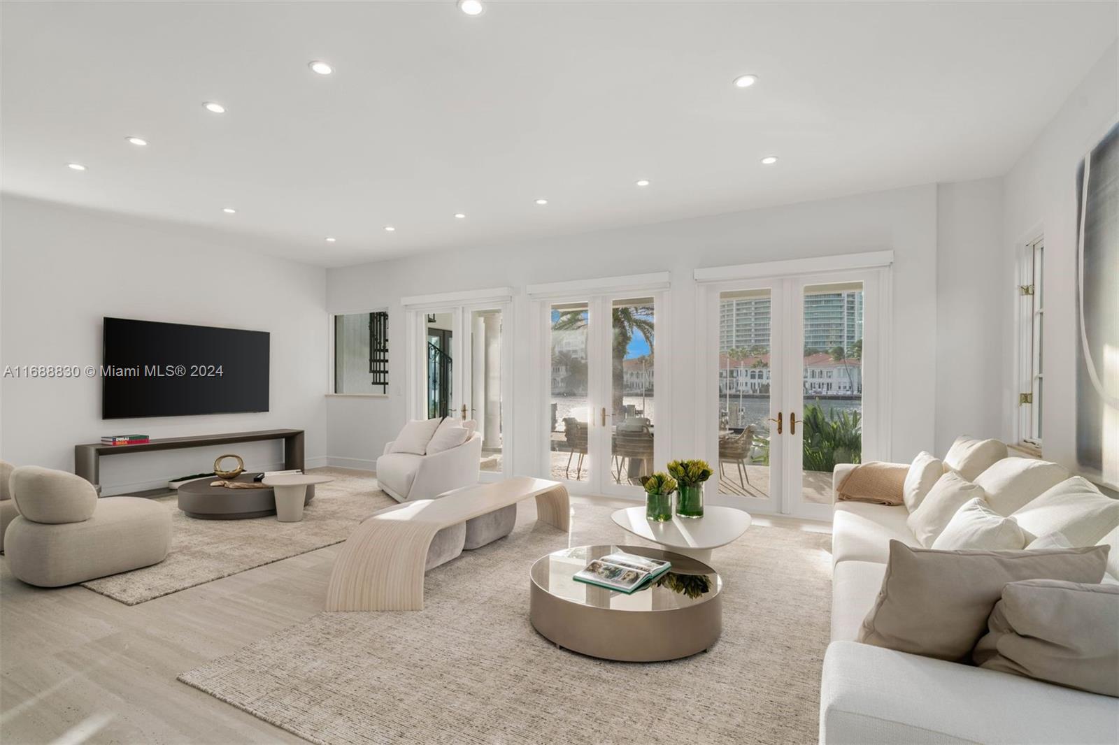GOLDEN BEACH - Residential