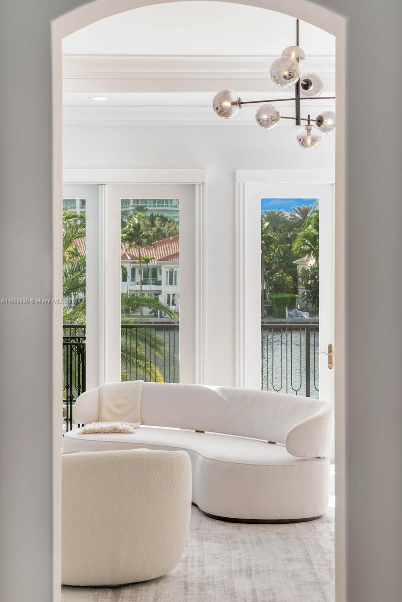 GOLDEN BEACH - Residential