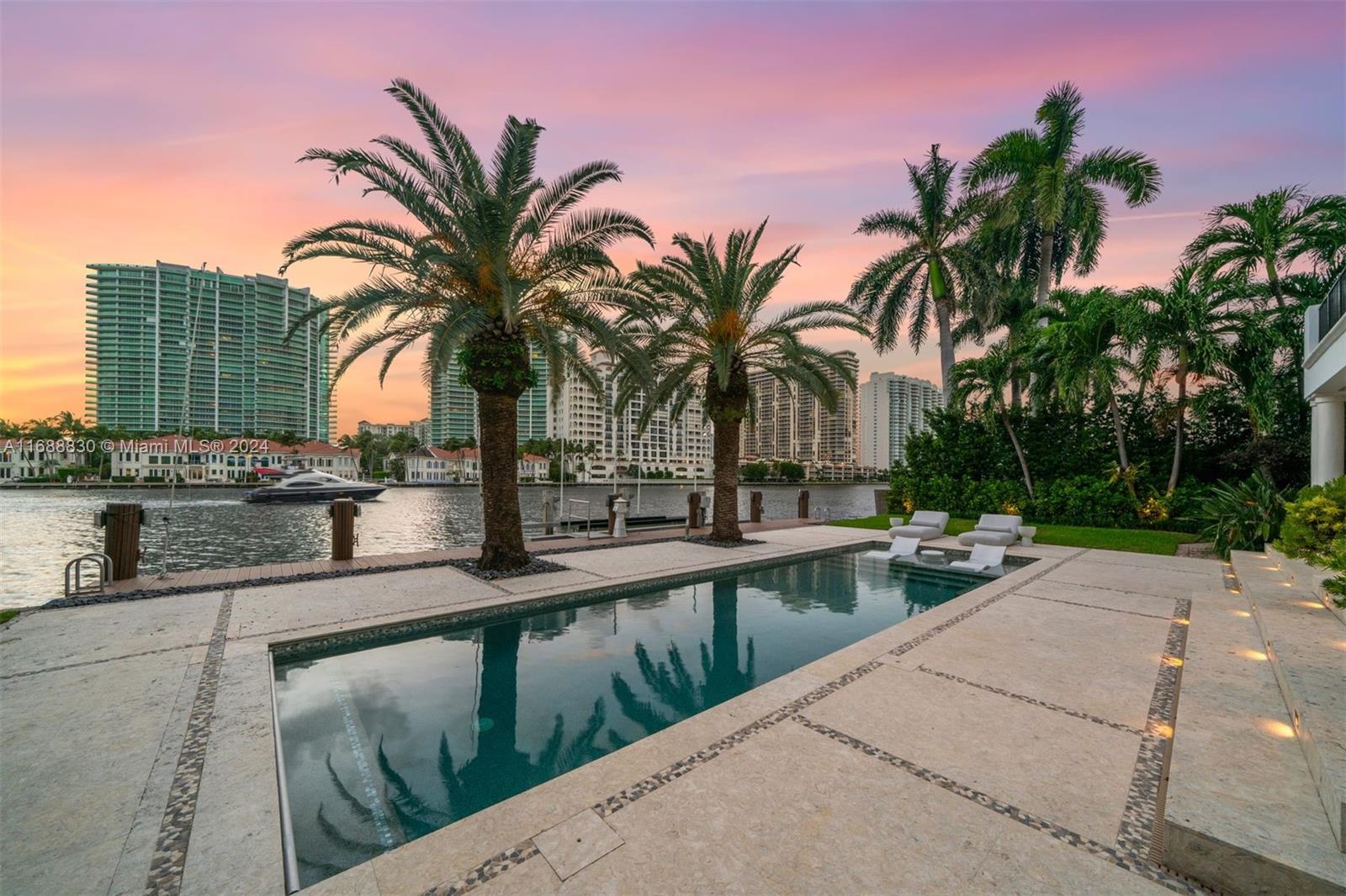 GOLDEN BEACH - Residential