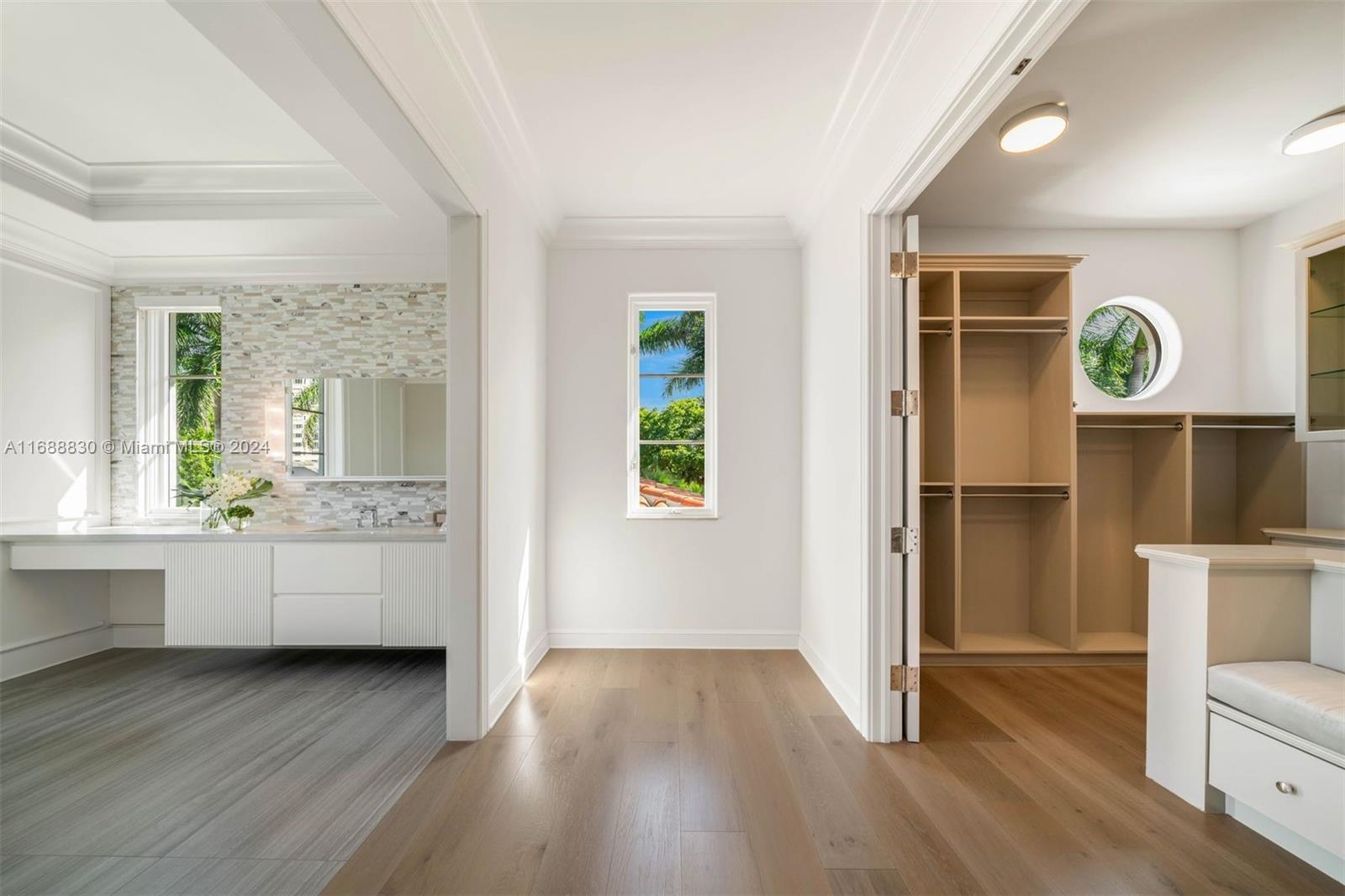 GOLDEN BEACH - Residential