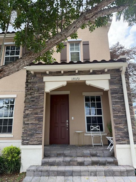 Photo of 17070 SW 95th Ter, Miami, FL 33196 (MLS # A11880903)