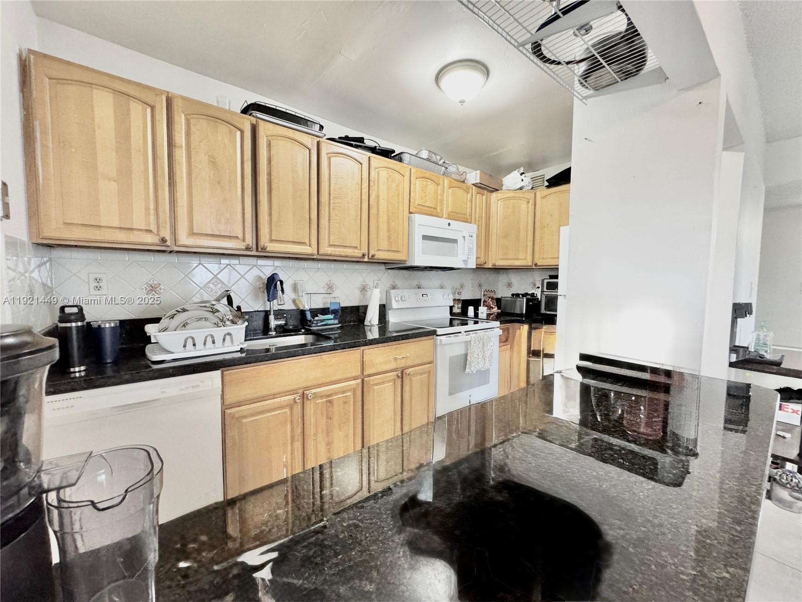 NEWPORT CONDO - Residential Lease