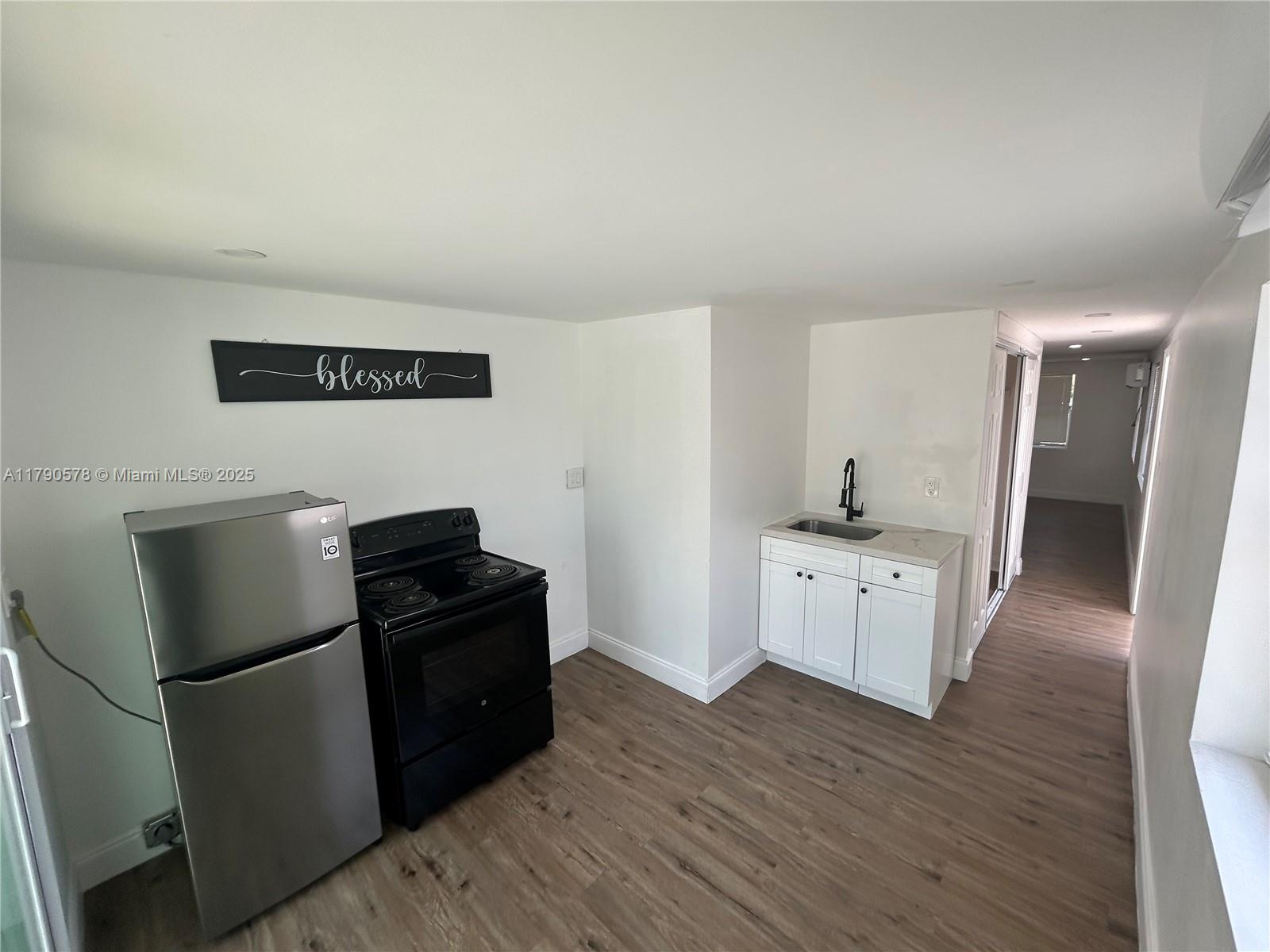 2331 Coolidge St, Hollywood, Broward County, Florida - 1 Bedrooms  
1 Bathrooms - 