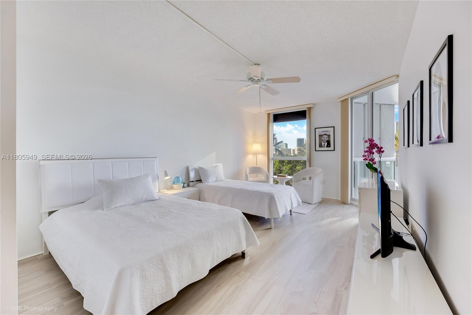 NORTH TOWER AT THE POINT - Residential