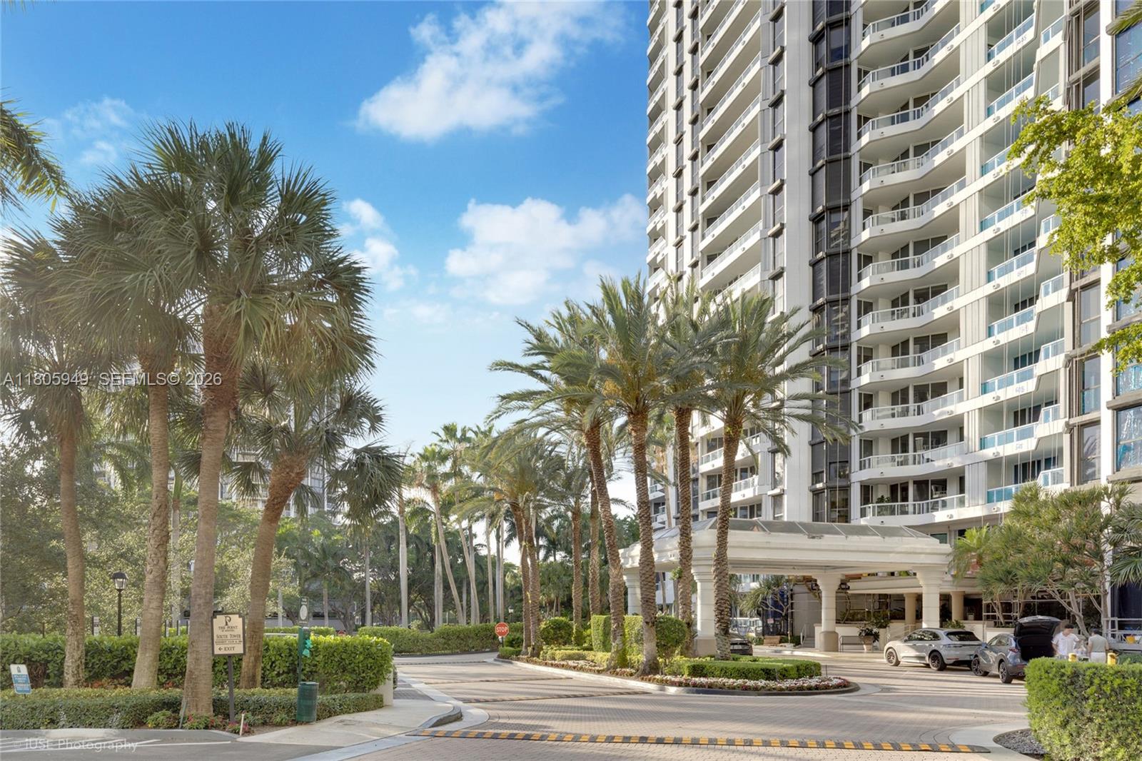 NORTH TOWER AT THE POINT - Residential