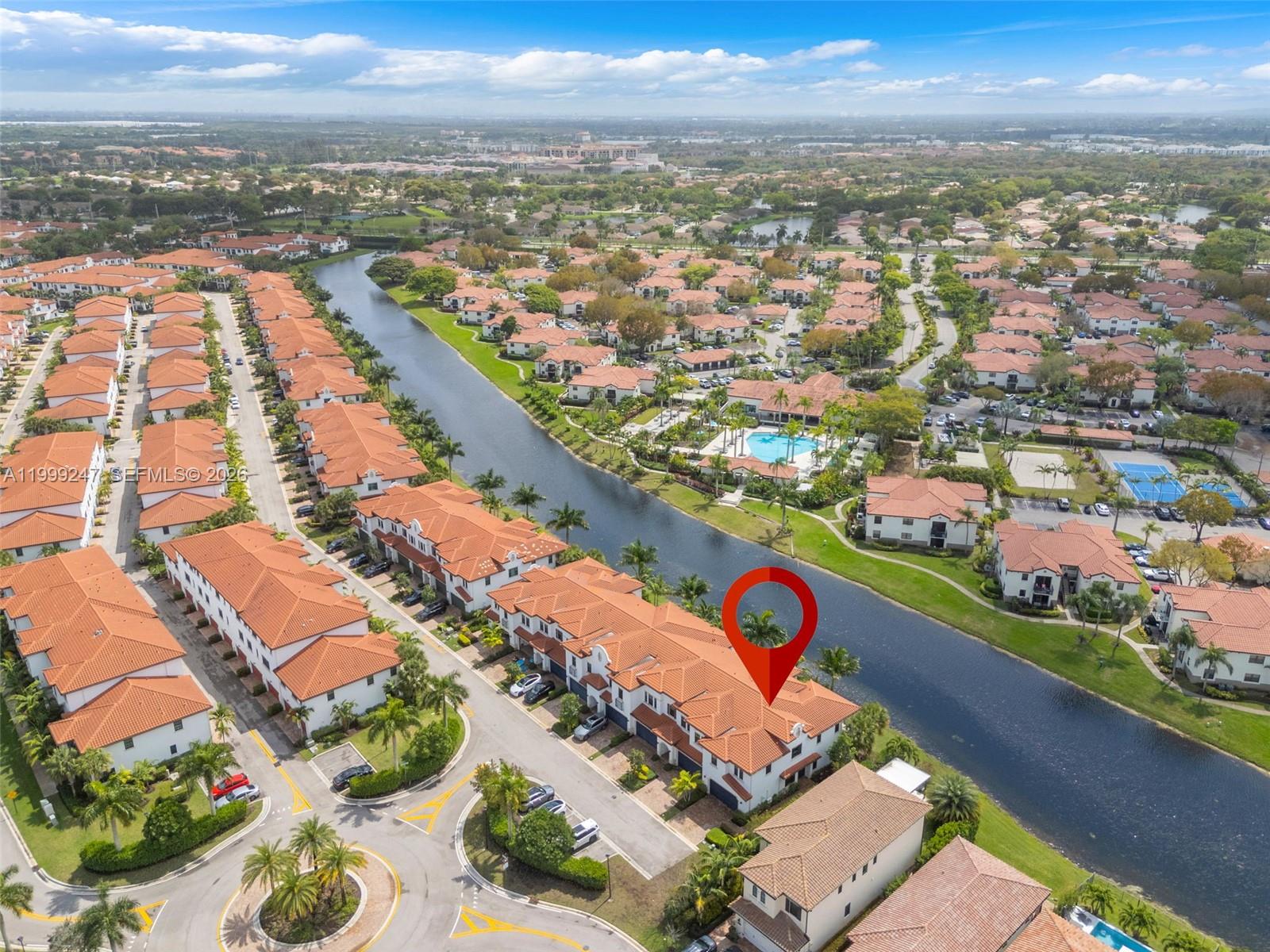 PEMBROKE LAKES SOUTH - Residential