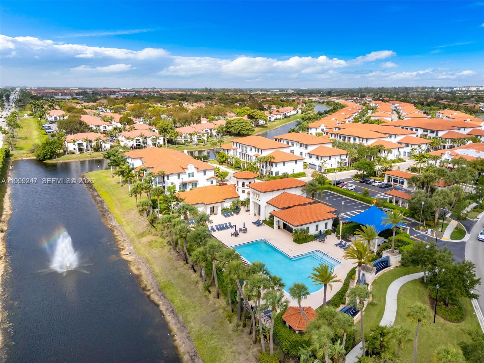 PEMBROKE LAKES SOUTH - Residential