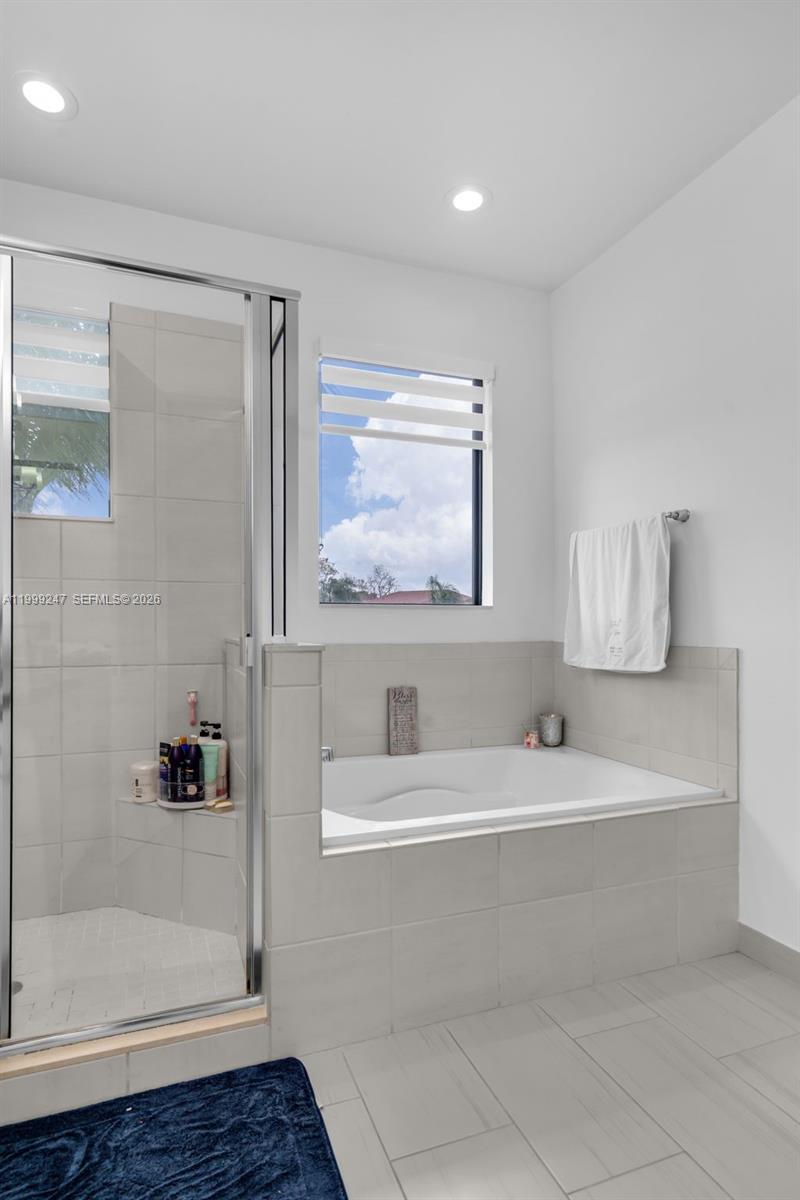 PEMBROKE LAKES SOUTH - Residential