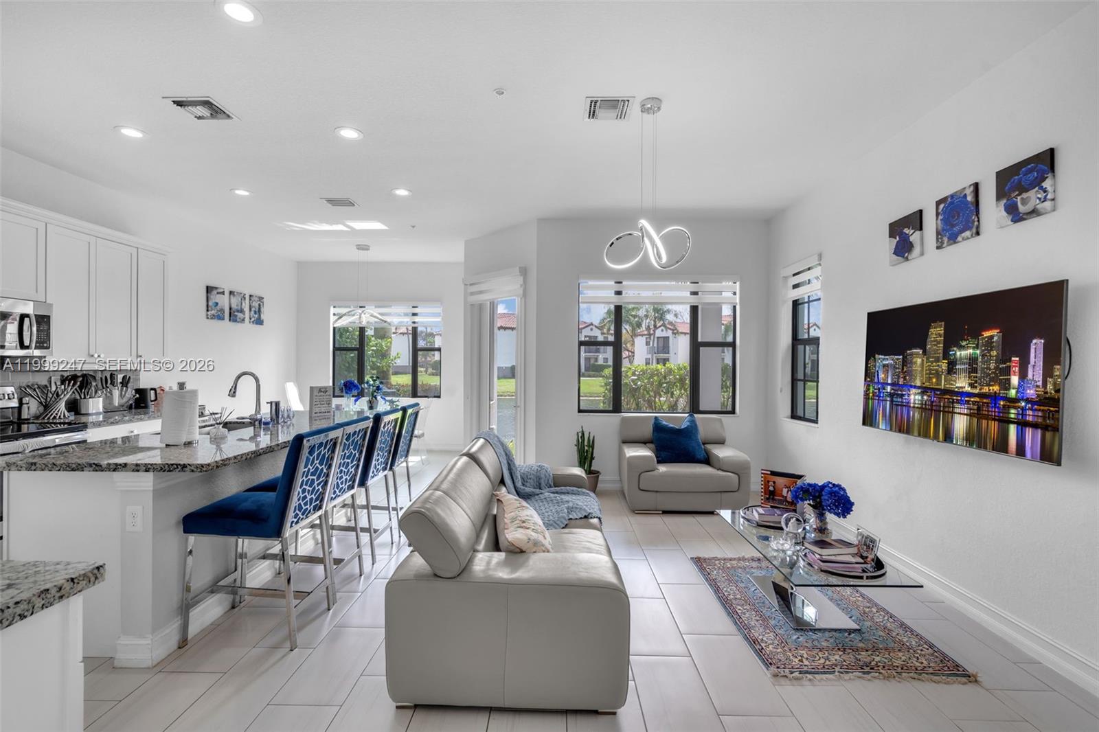 PEMBROKE LAKES SOUTH - Residential