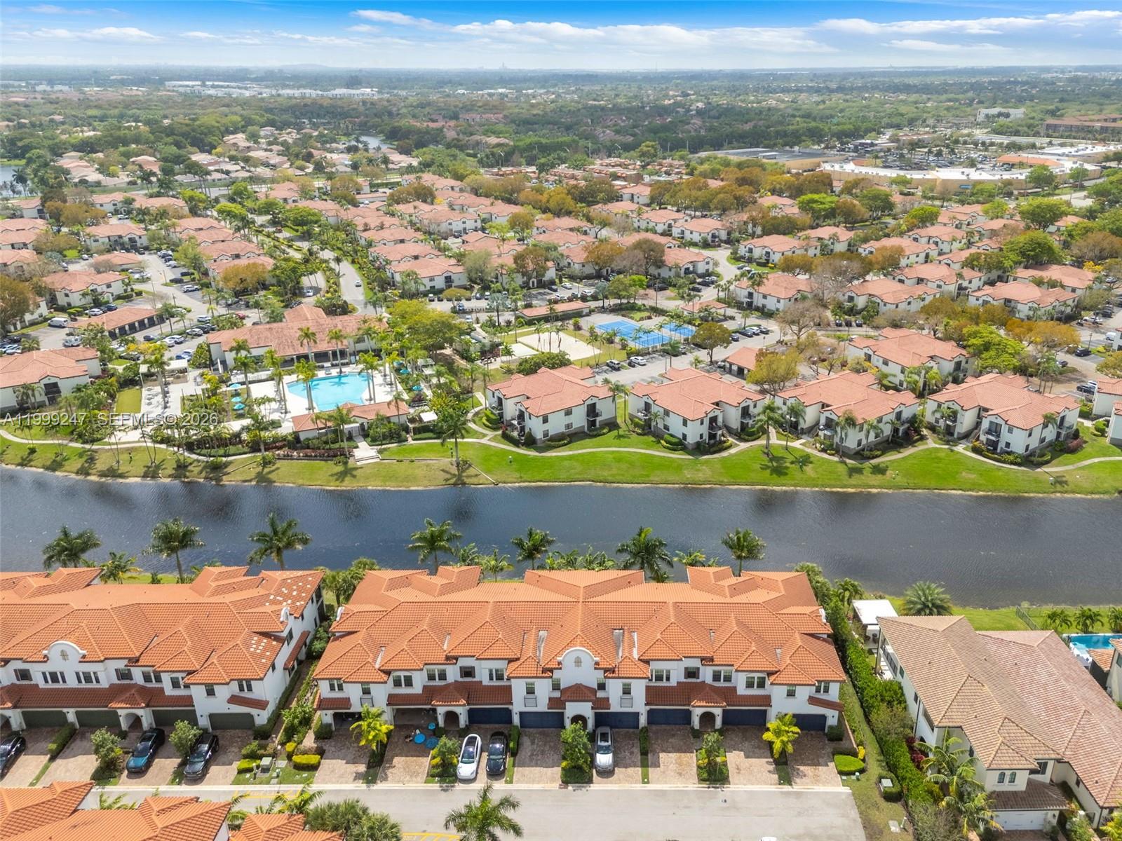 PEMBROKE LAKES SOUTH - Residential