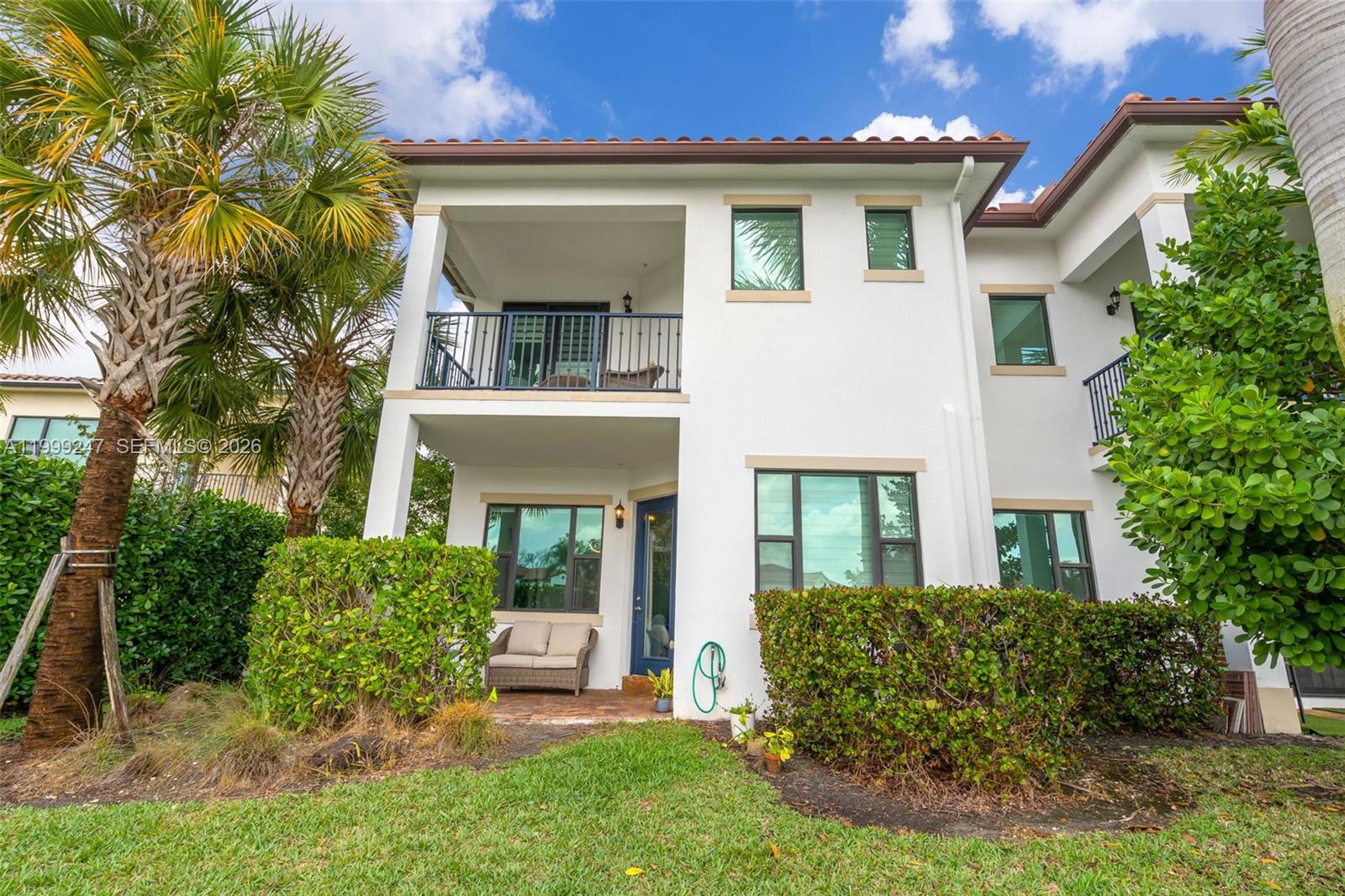 PEMBROKE LAKES SOUTH - Residential