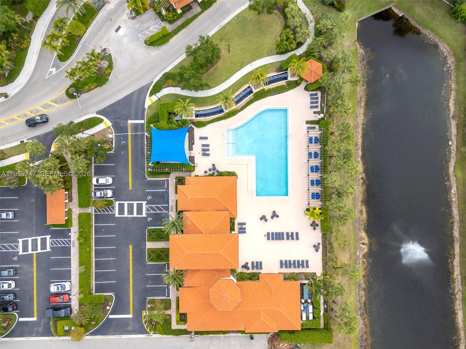 PEMBROKE LAKES SOUTH - Residential