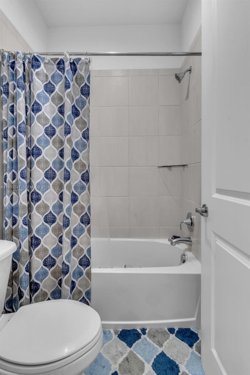 PEMBROKE LAKES SOUTH - Residential