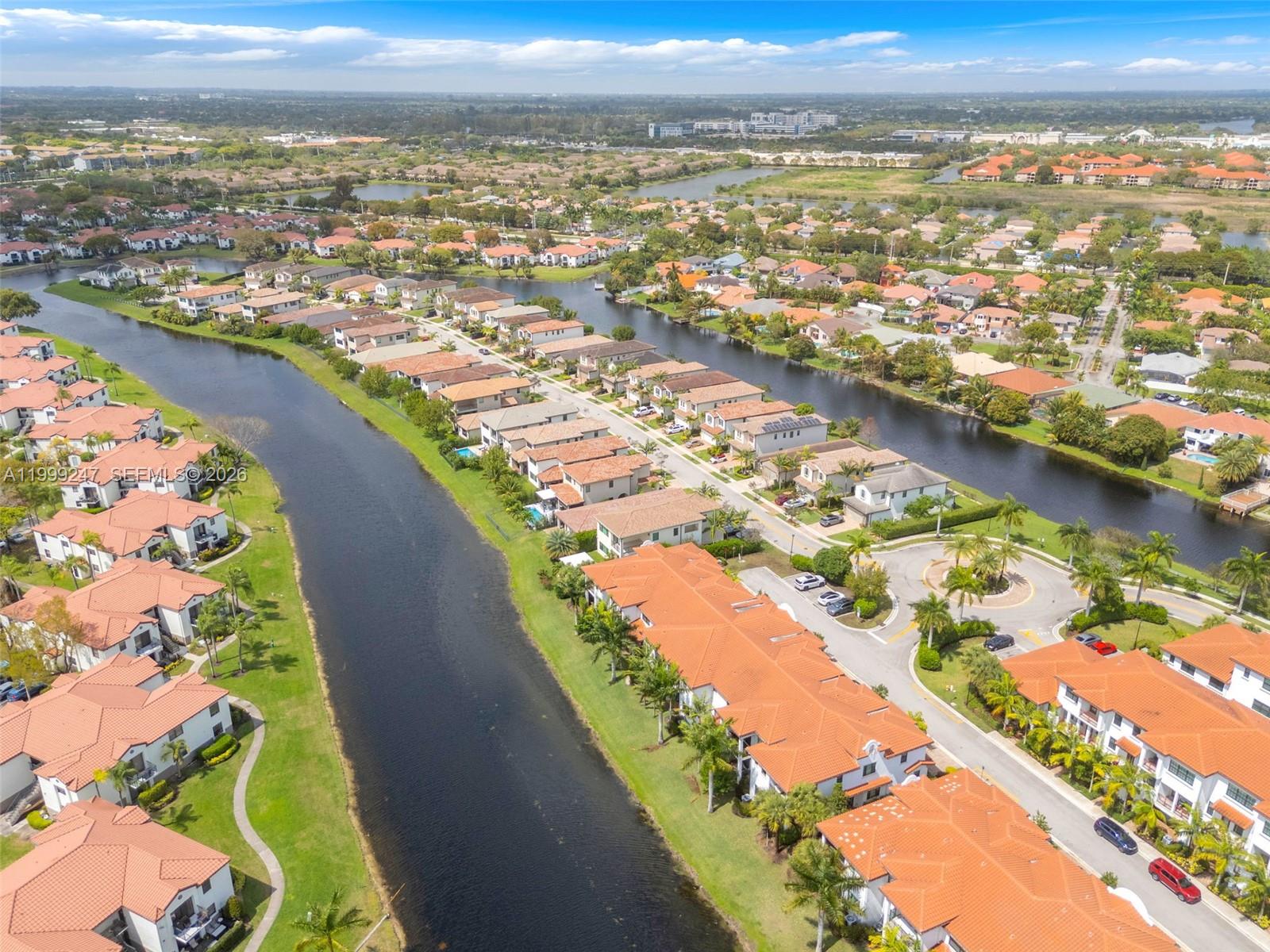 PEMBROKE LAKES SOUTH - Residential
