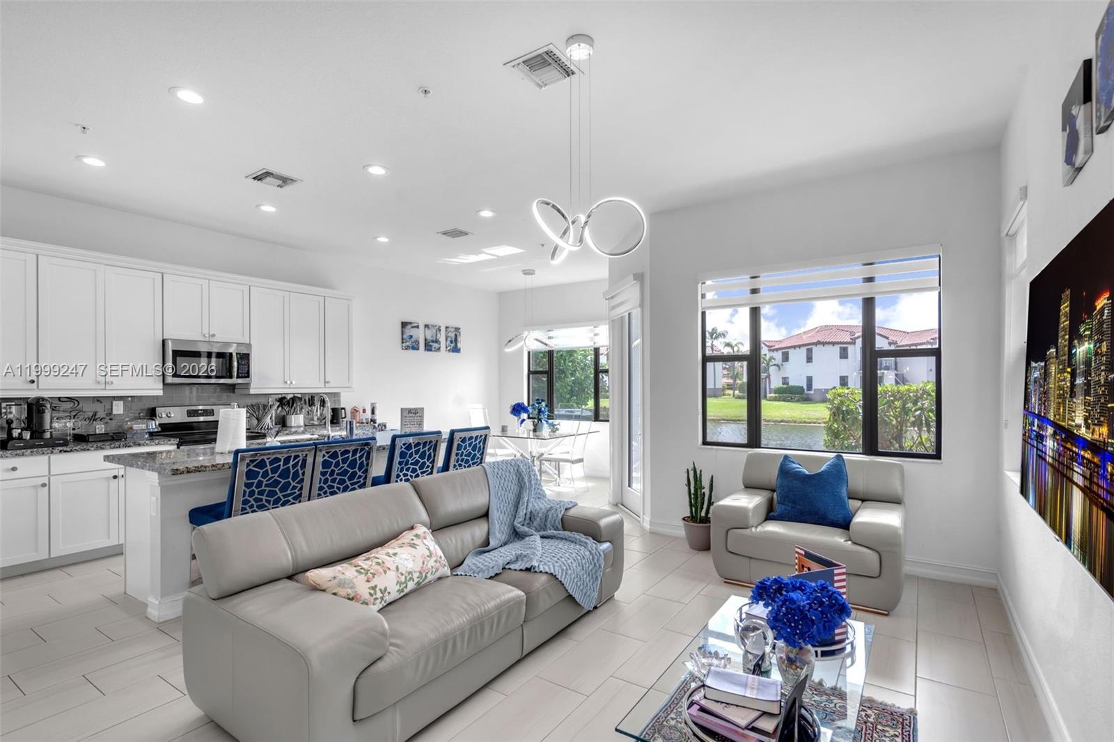 PEMBROKE LAKES SOUTH - Residential