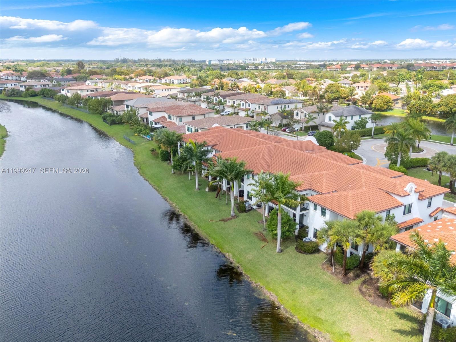 PEMBROKE LAKES SOUTH - Residential