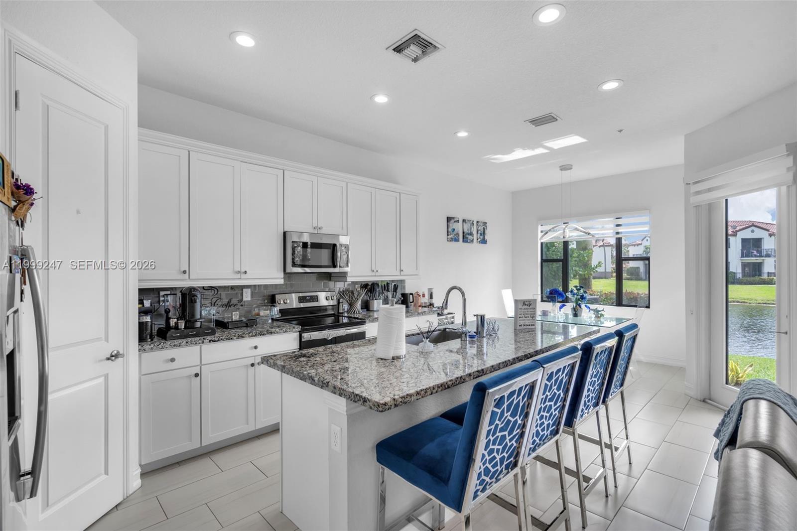 PEMBROKE LAKES SOUTH - Residential