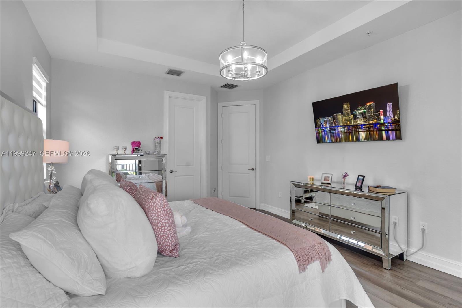 PEMBROKE LAKES SOUTH - Residential