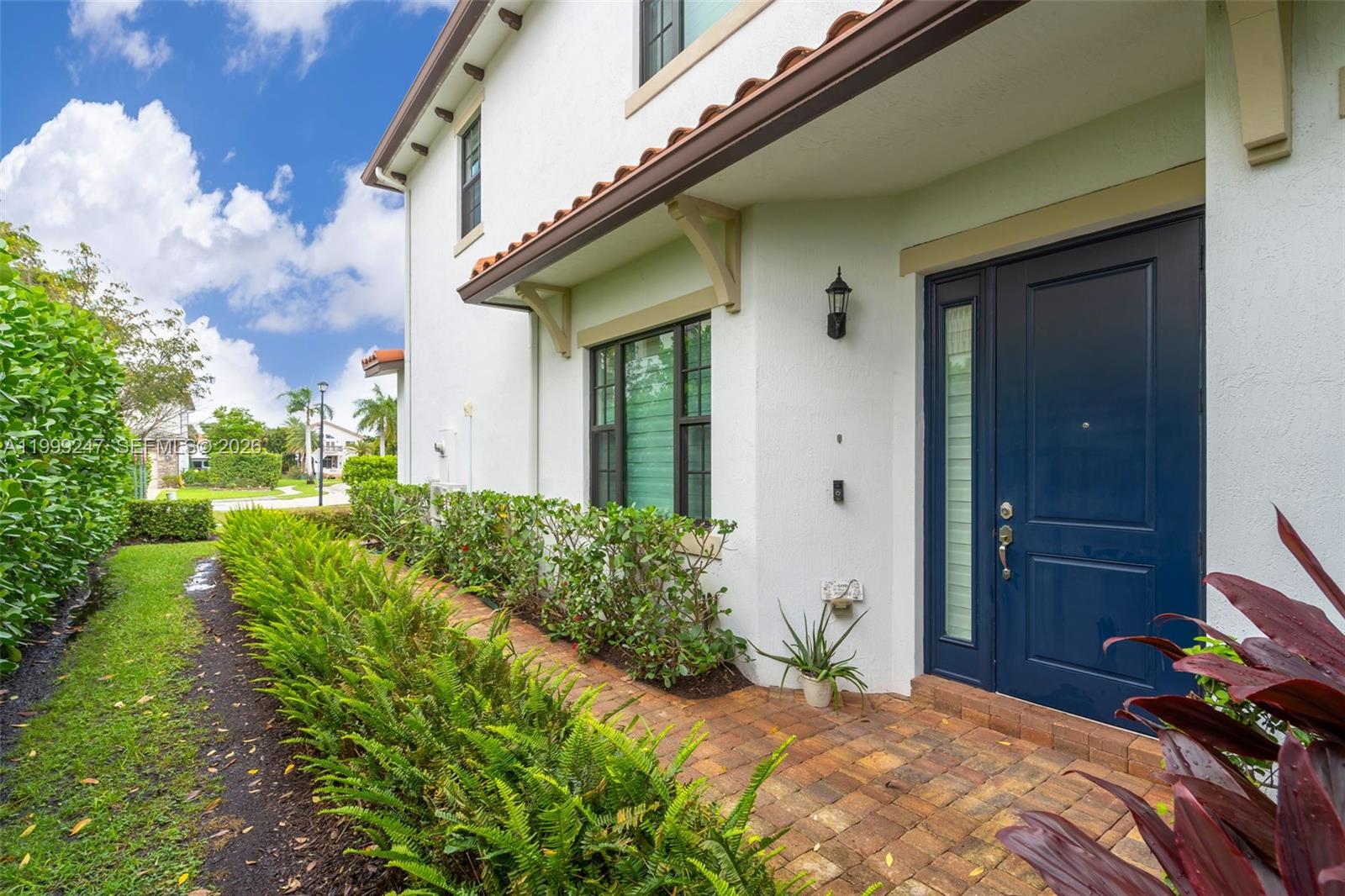 PEMBROKE LAKES SOUTH - Residential