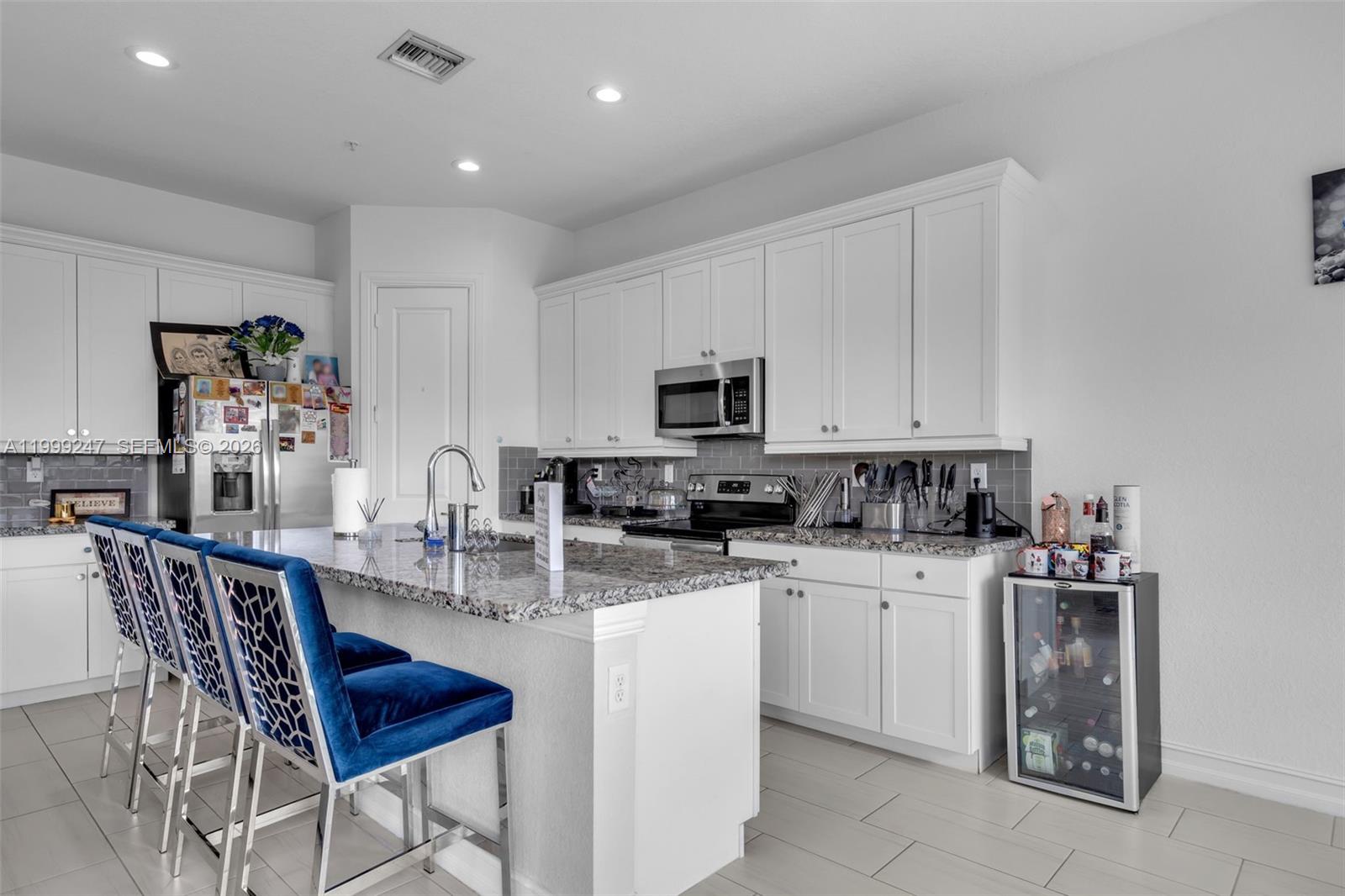 PEMBROKE LAKES SOUTH - Residential