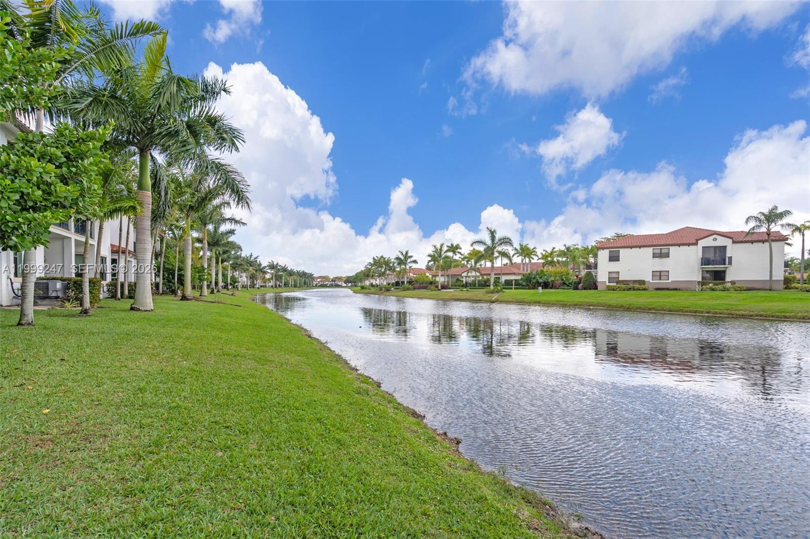 PEMBROKE LAKES SOUTH - Residential