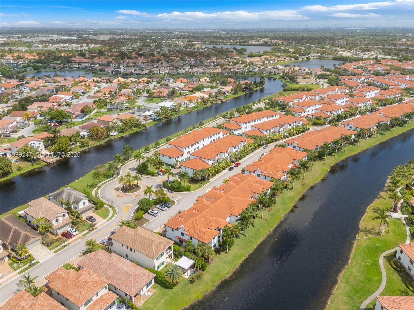 PEMBROKE LAKES SOUTH - Residential