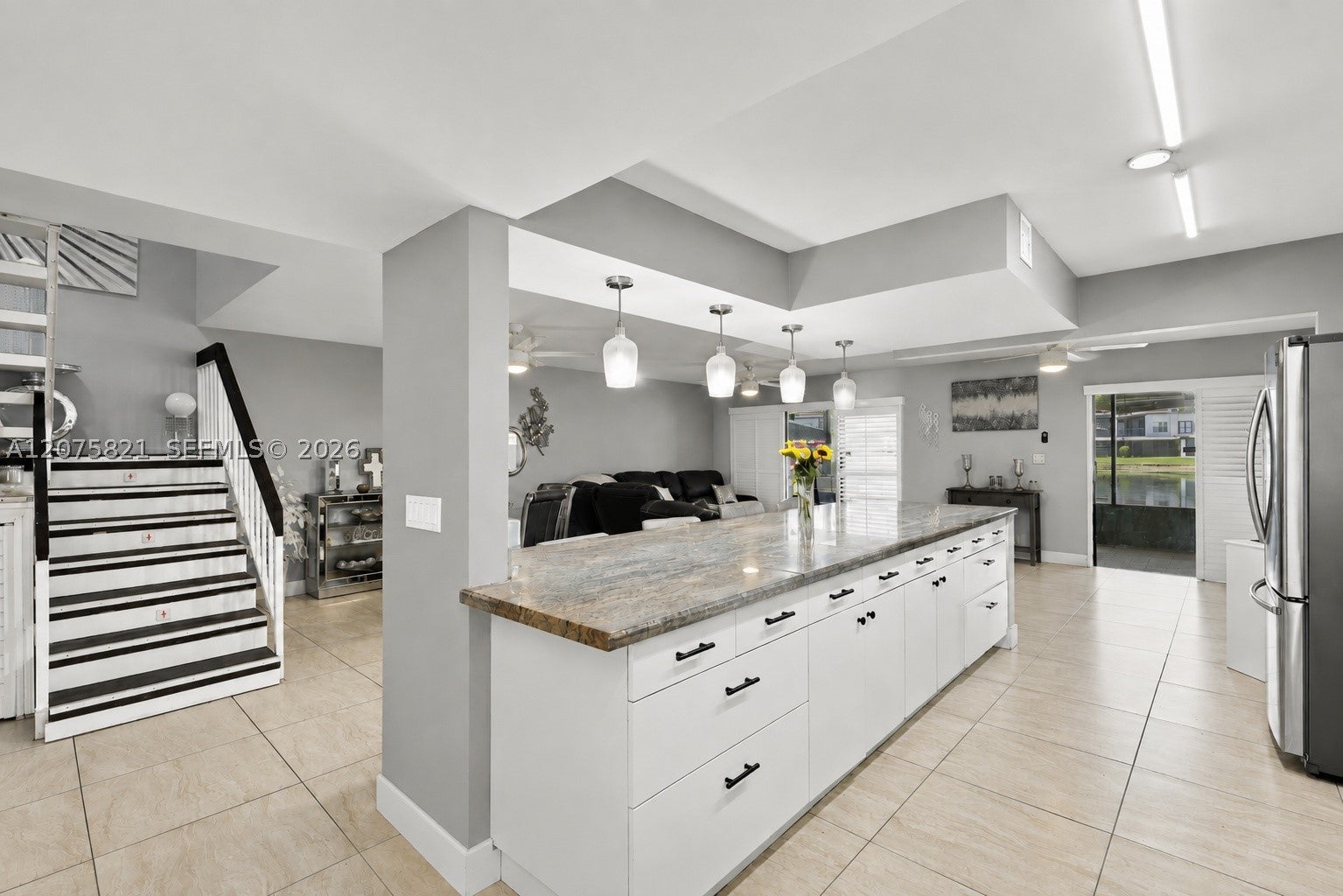 958 Mockingbird Ln