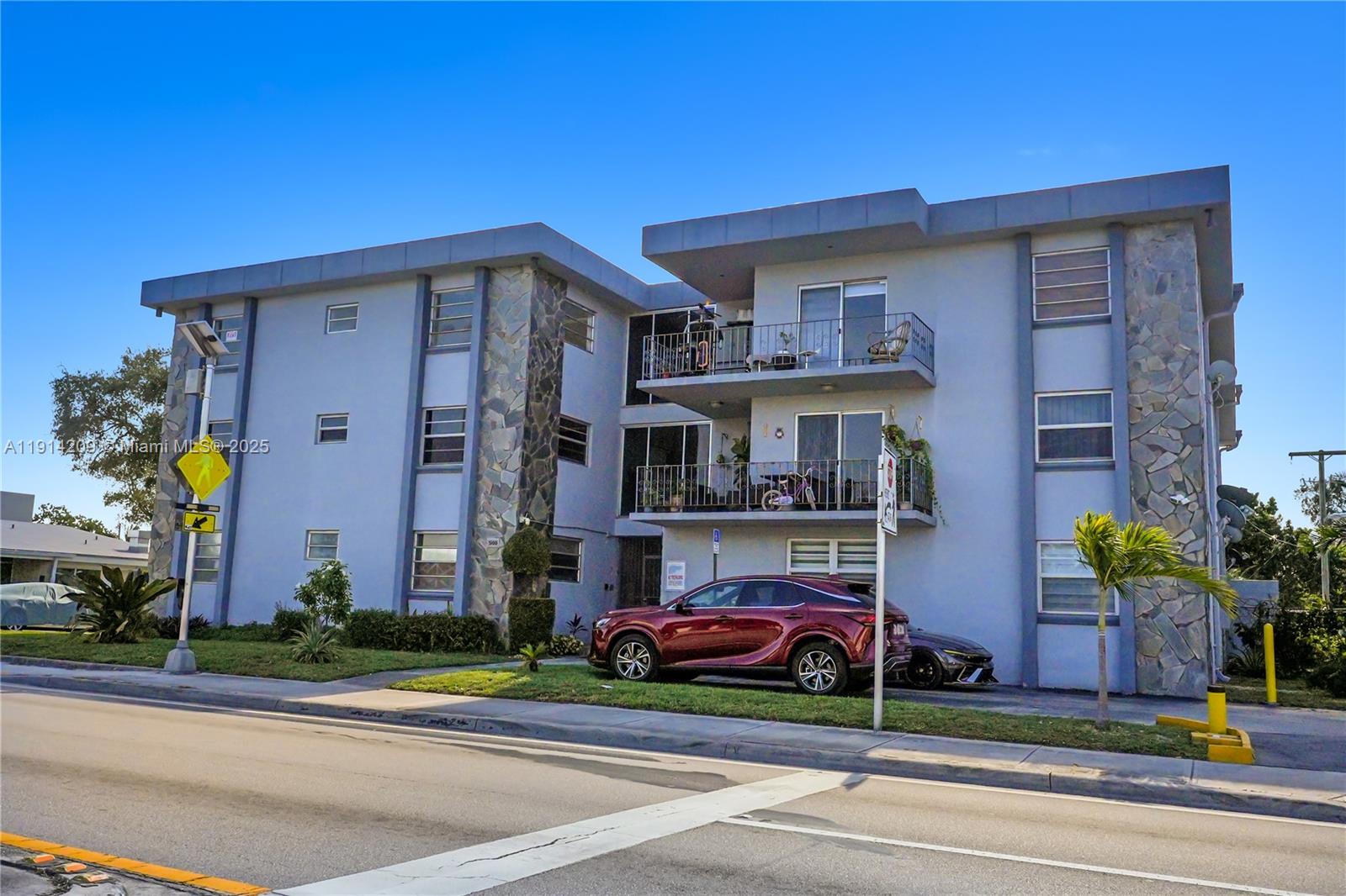 ROSALES CONDO - Residential