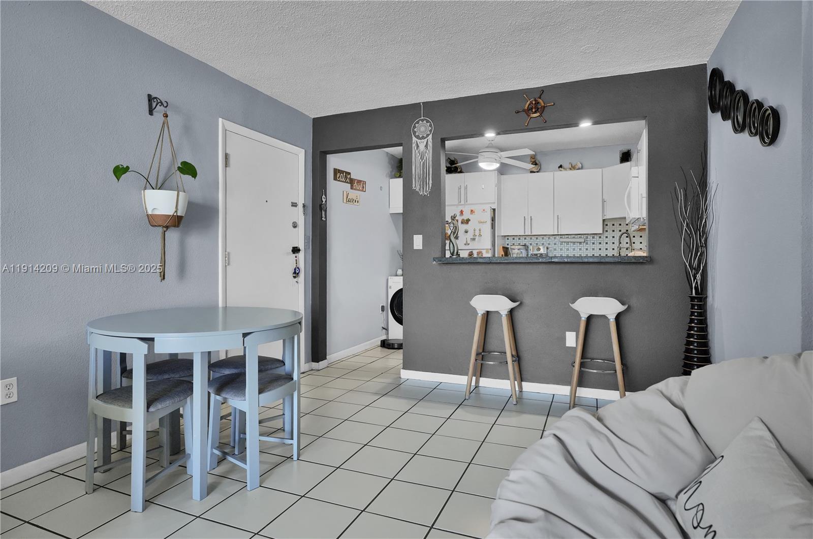 ROSALES CONDO - Residential