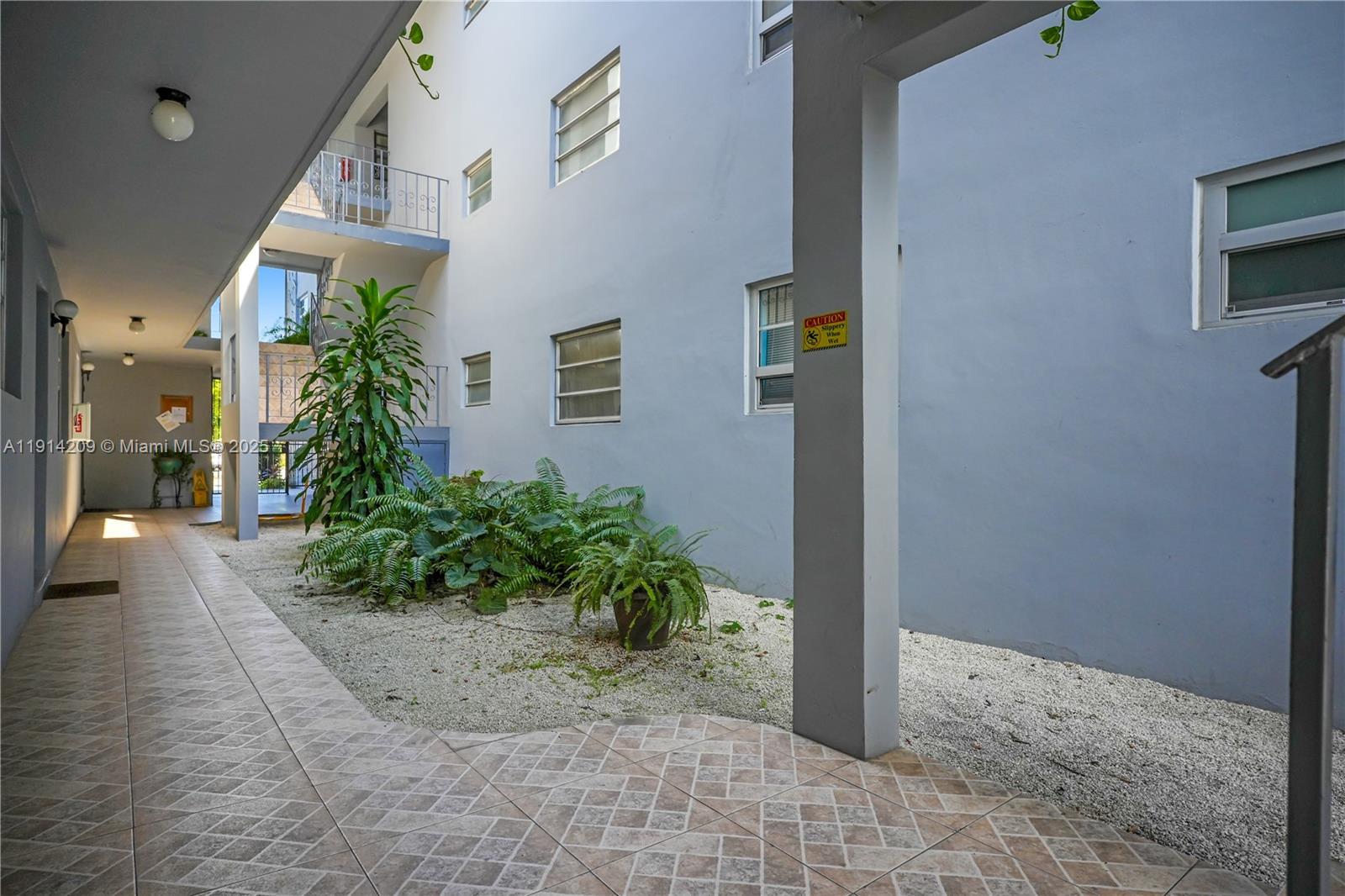 ROSALES CONDO - Residential