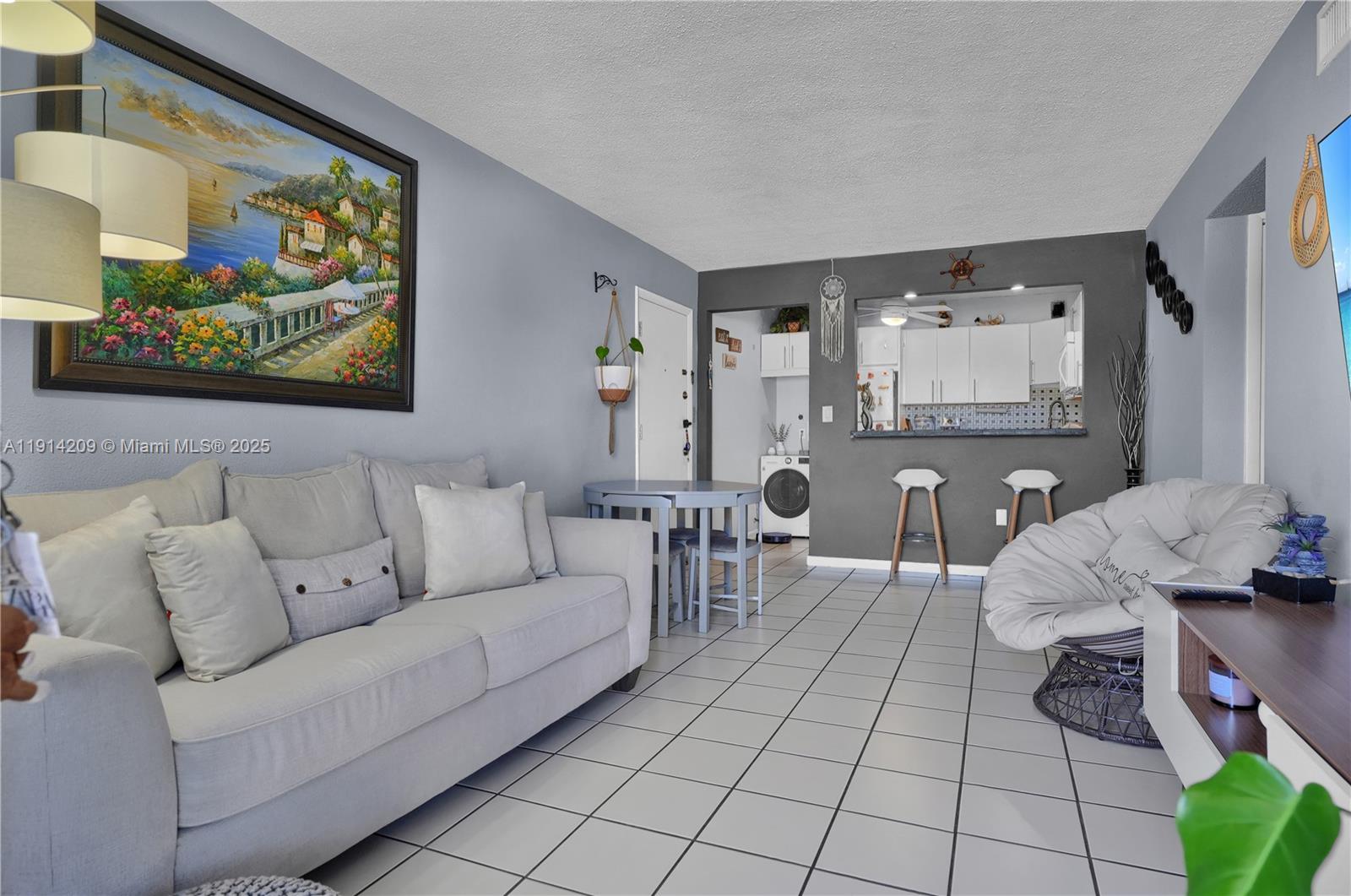 ROSALES CONDO - Residential