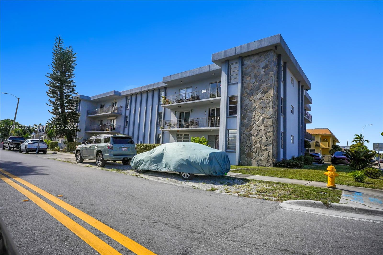 ROSALES CONDO - Residential