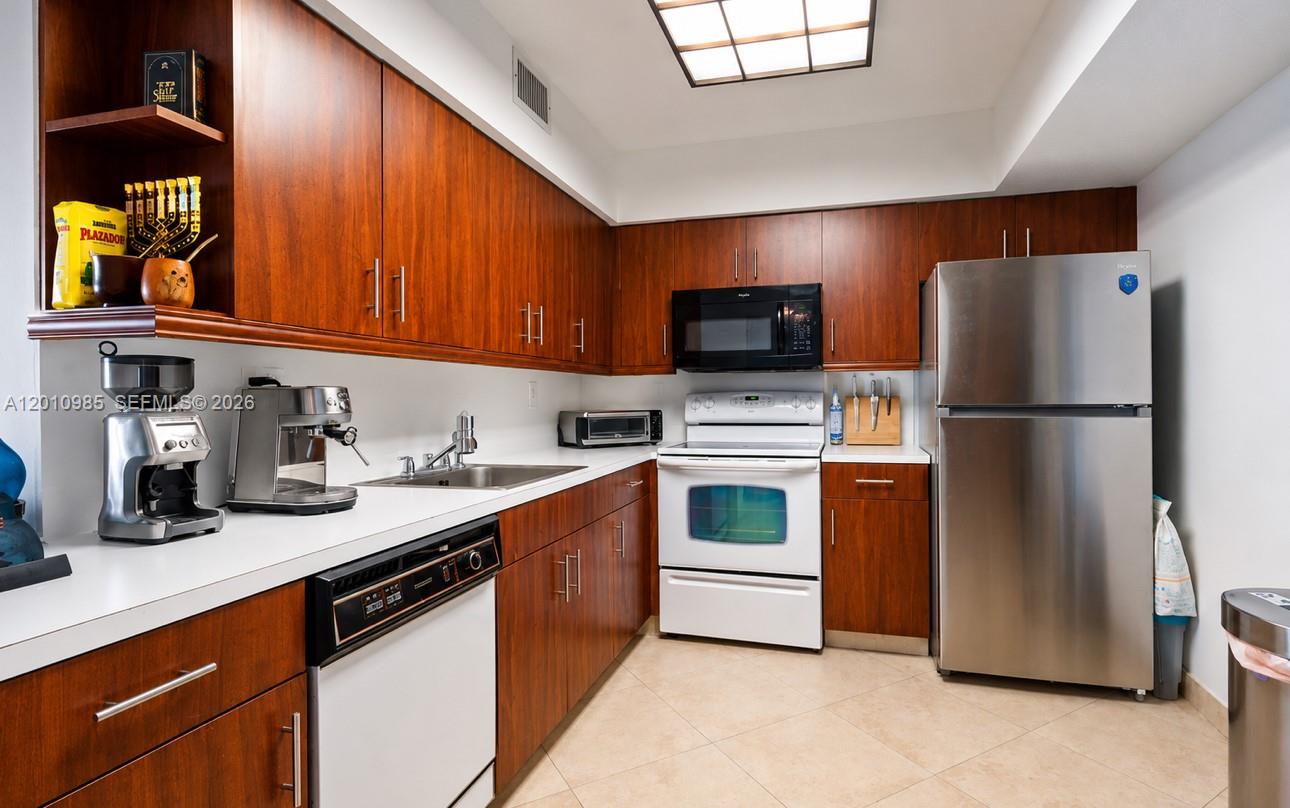 MYSTIC POINTE CONDO NO ON - Residential