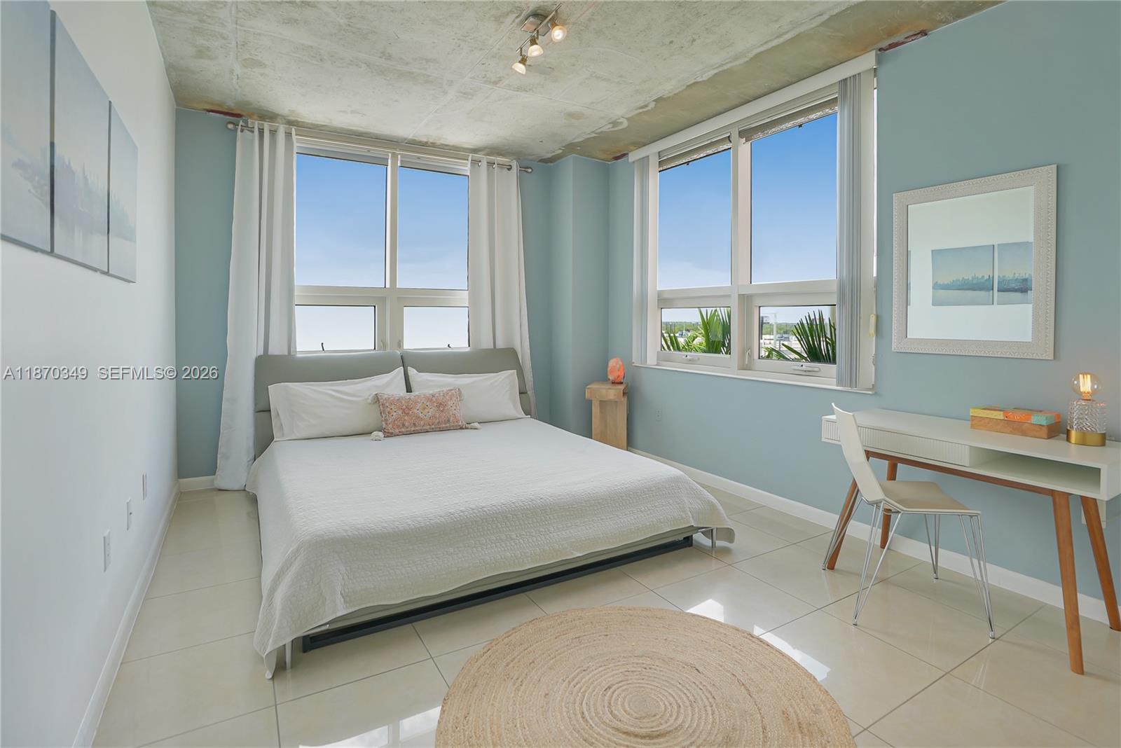 MIDBLOCK MIAMI CONDO - Residential