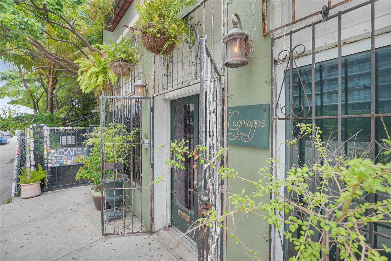 MIDBLOCK MIAMI CONDO - Residential