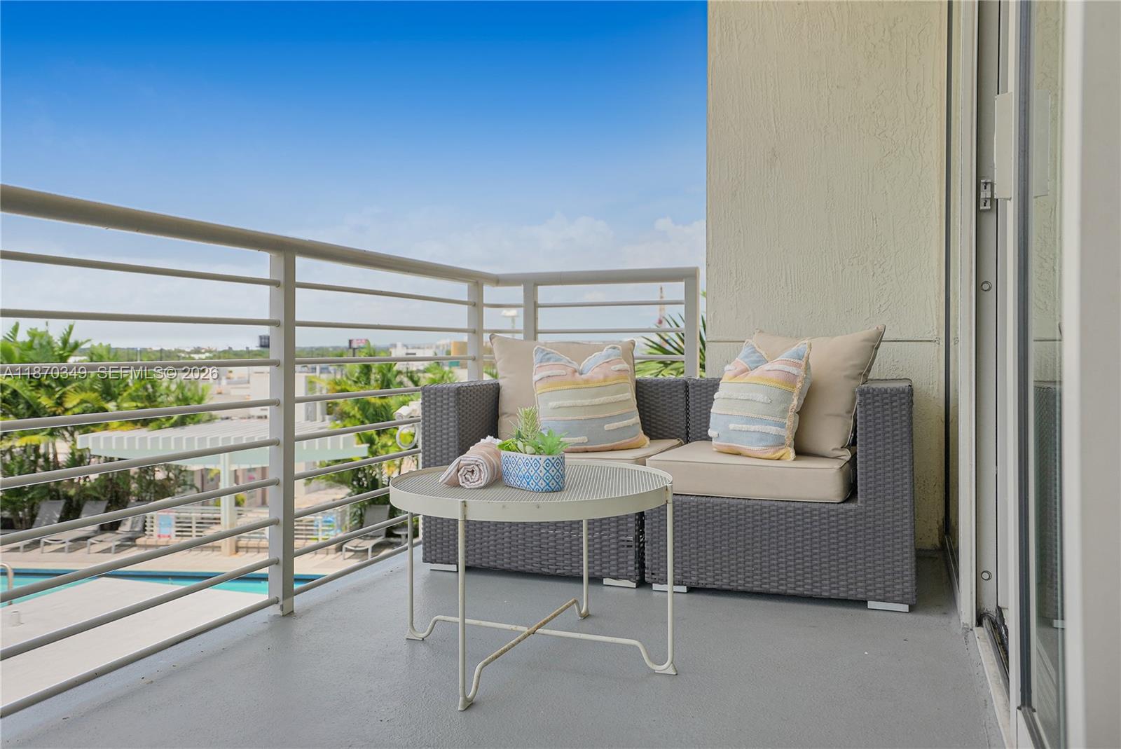 MIDBLOCK MIAMI CONDO - Residential
