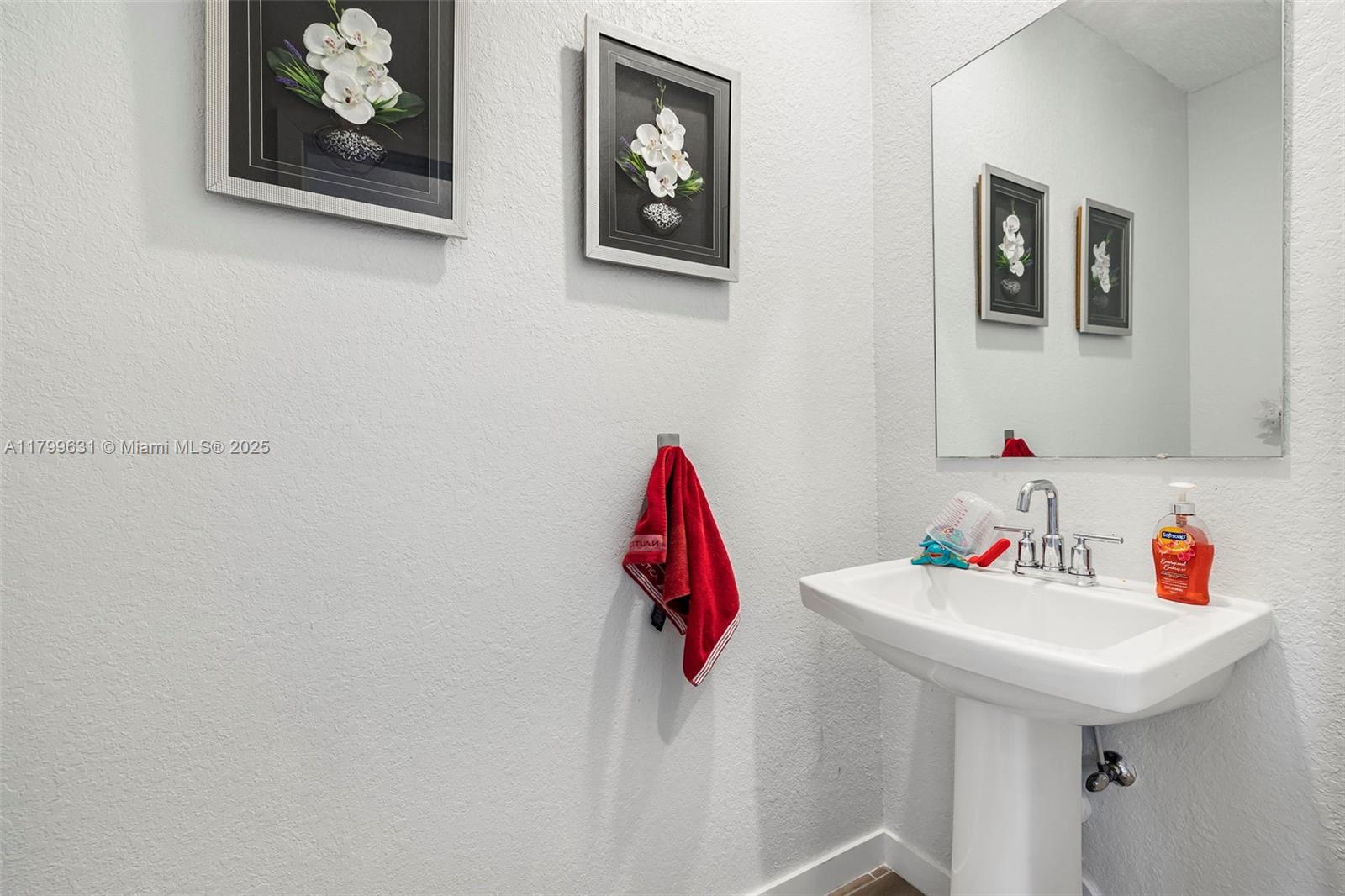 TOWNS AT SEASCAPE - Residential