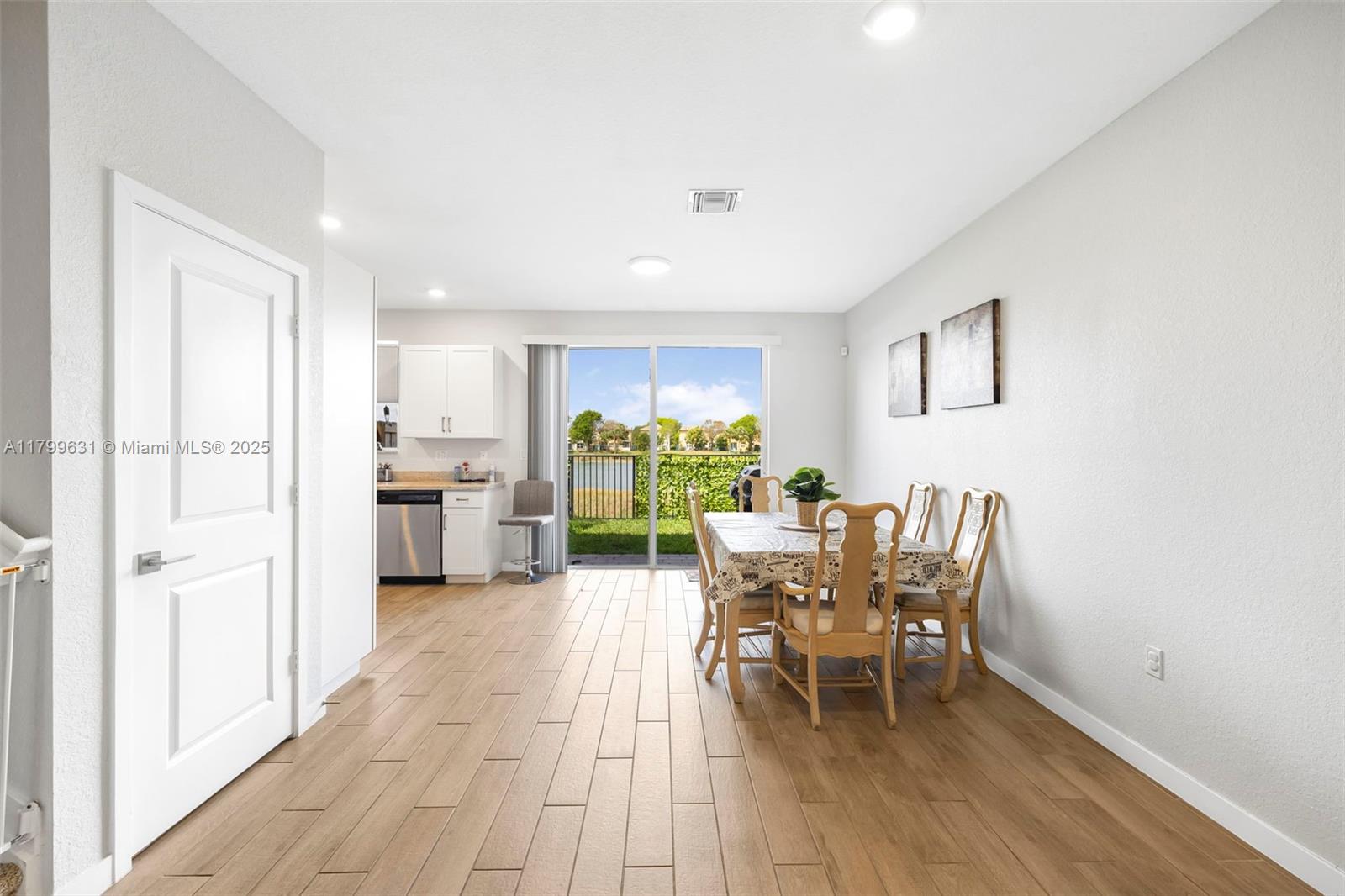 TOWNS AT SEASCAPE - Residential