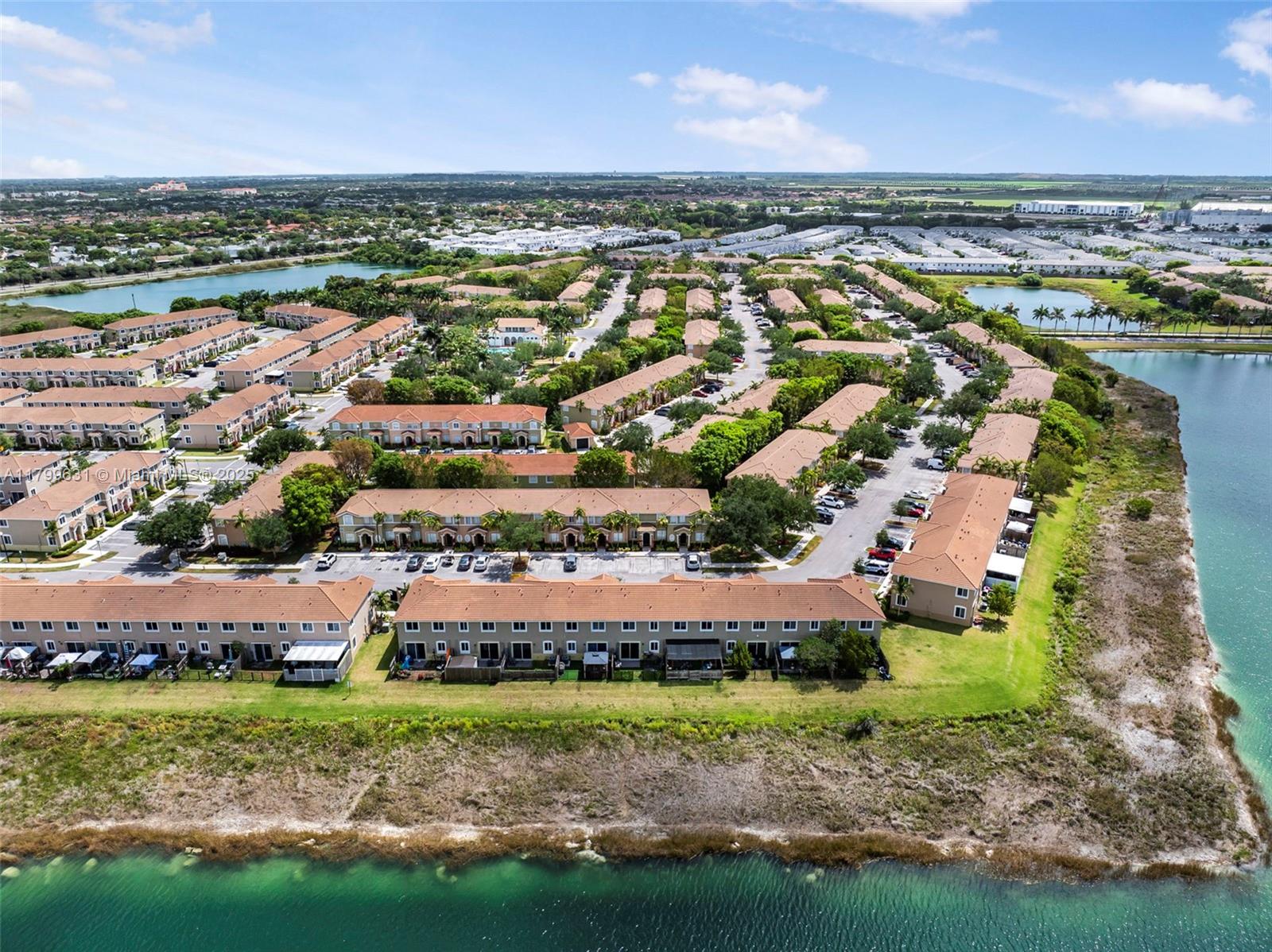 TOWNS AT SEASCAPE - Residential