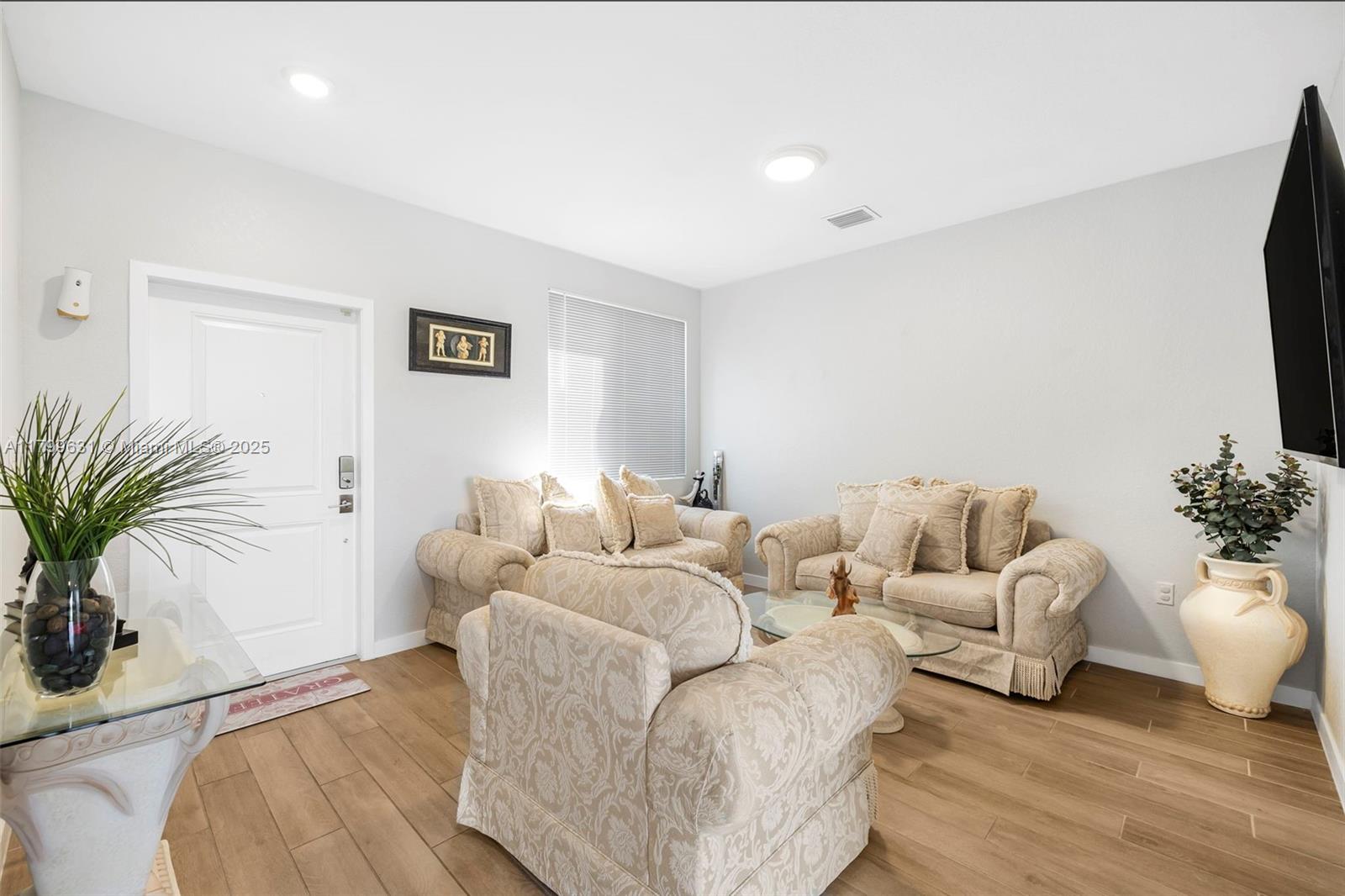 TOWNS AT SEASCAPE - Residential