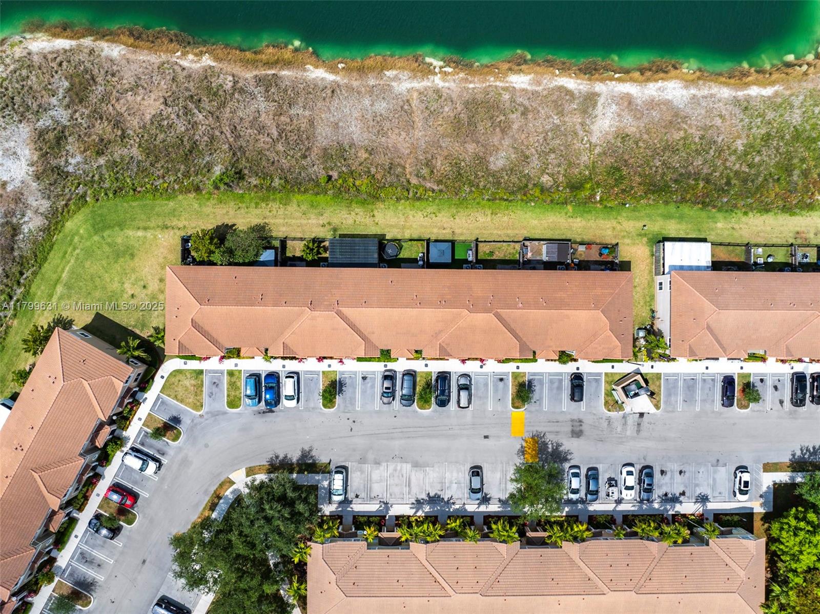 TOWNS AT SEASCAPE - Residential